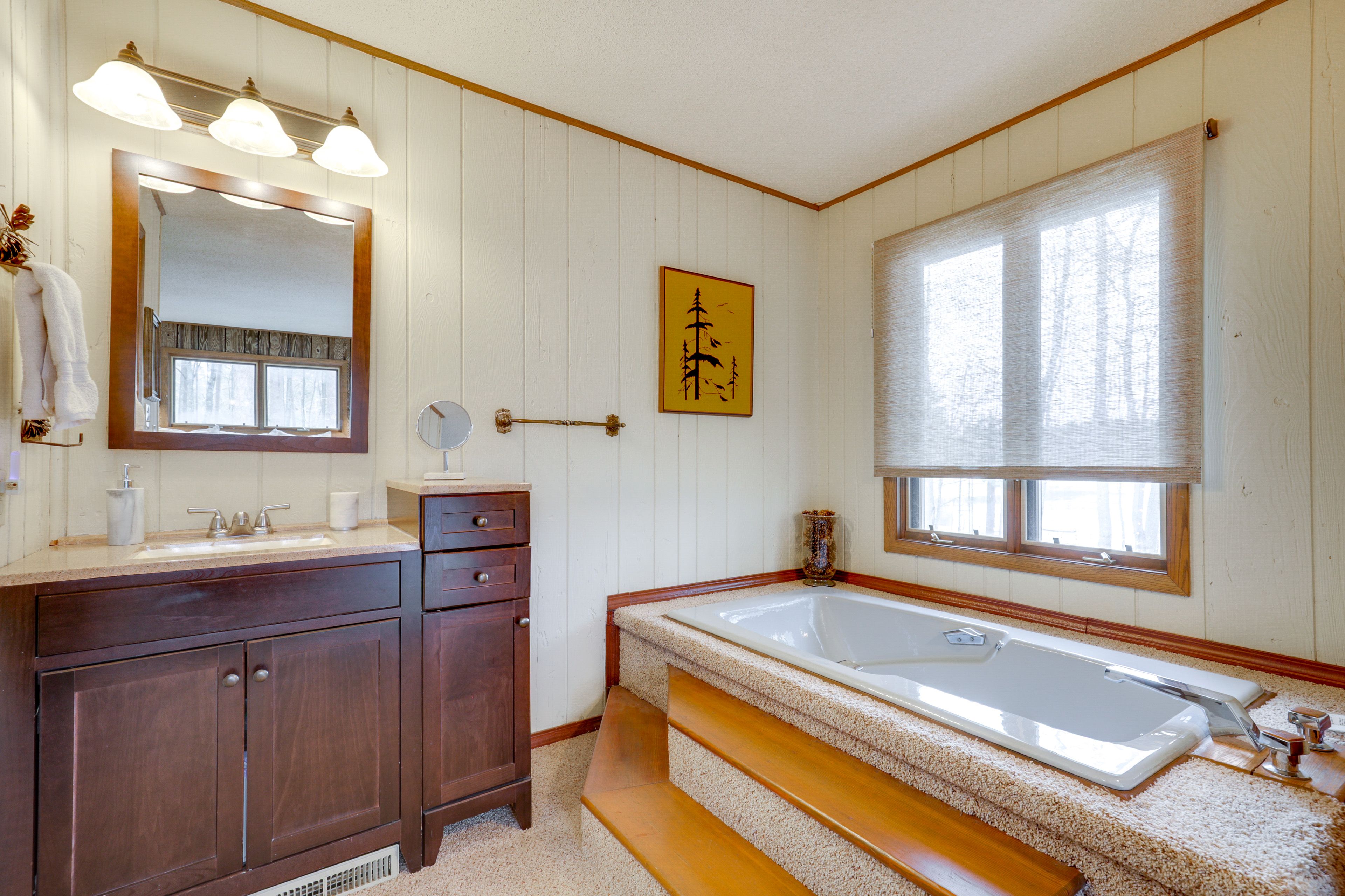 En-Suite Bathroom | Jetted Tub