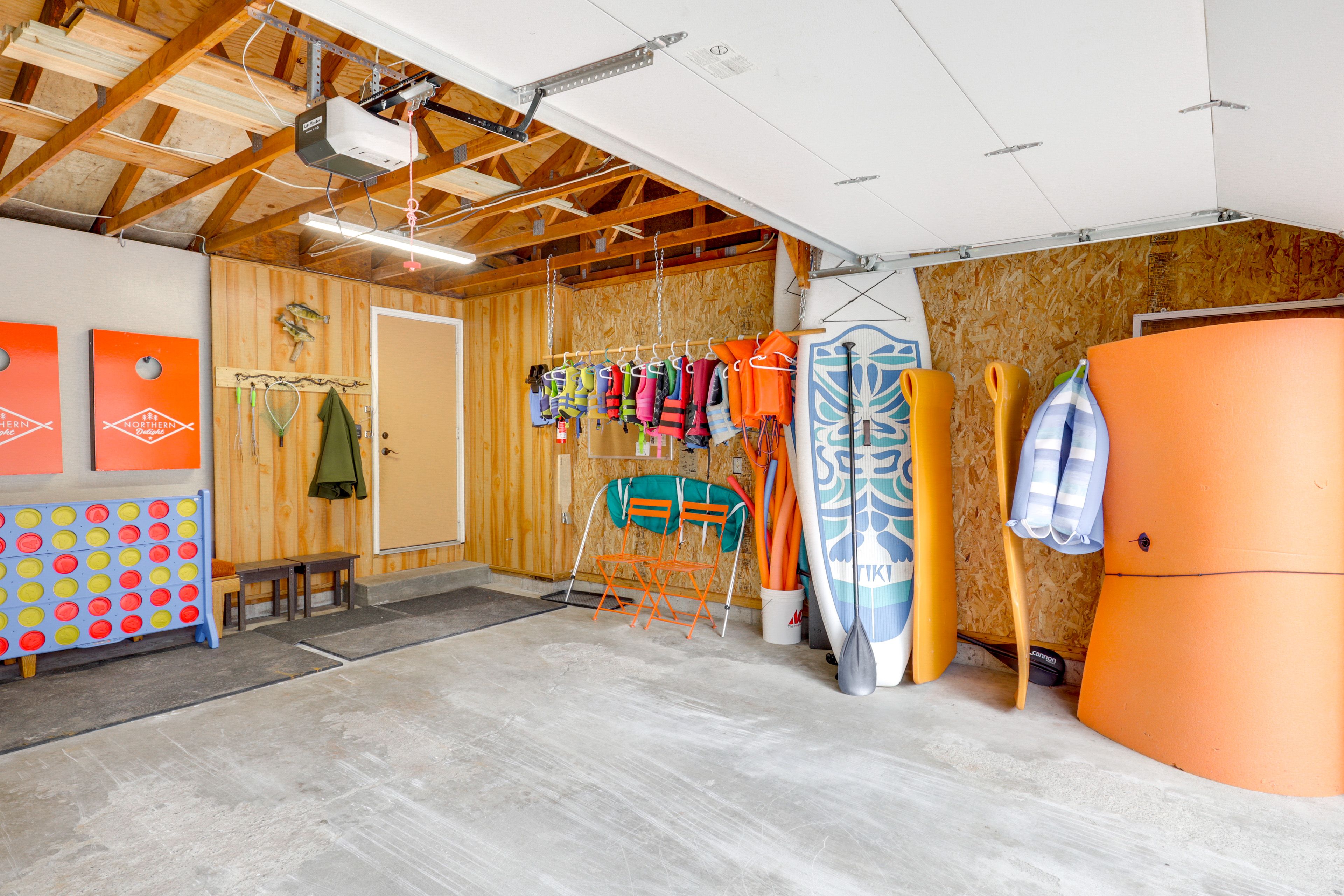 Garage Parking (1 Vehicle) | Driveway (5 Vehicles) | 4 Kayaks | 2 Paddleboards