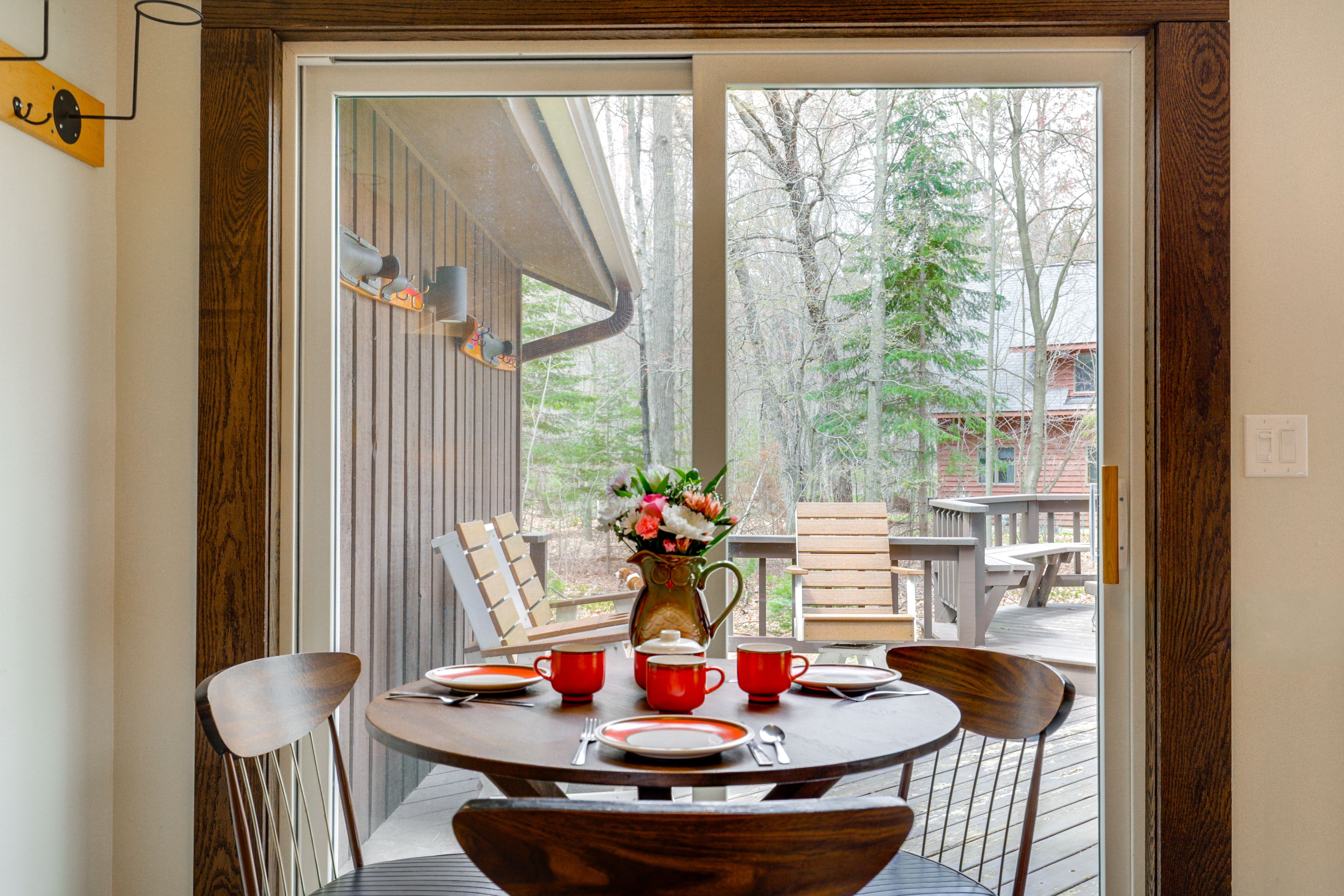 Eat-In Kitchen