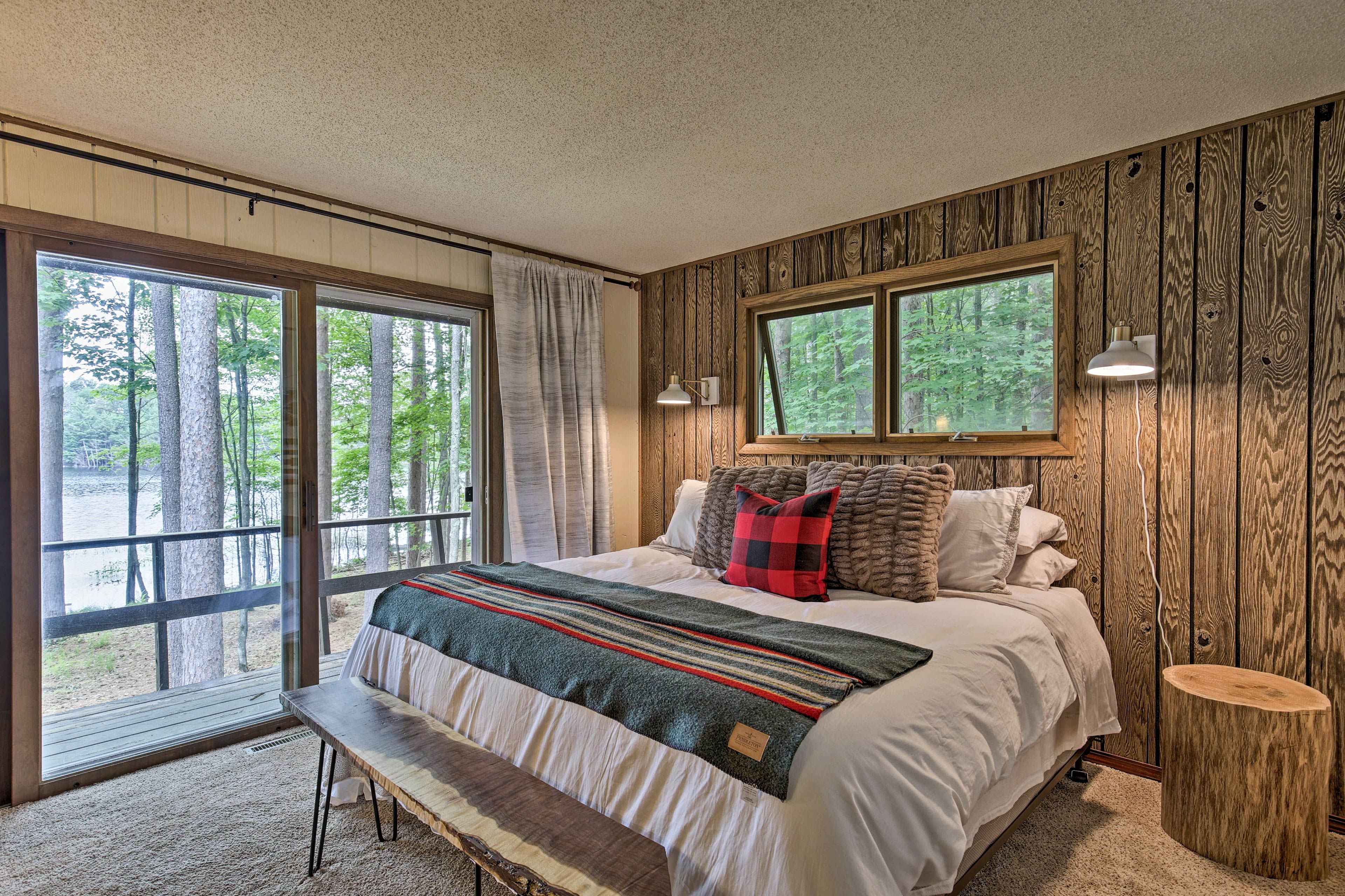 Bedroom 1 | King Bed