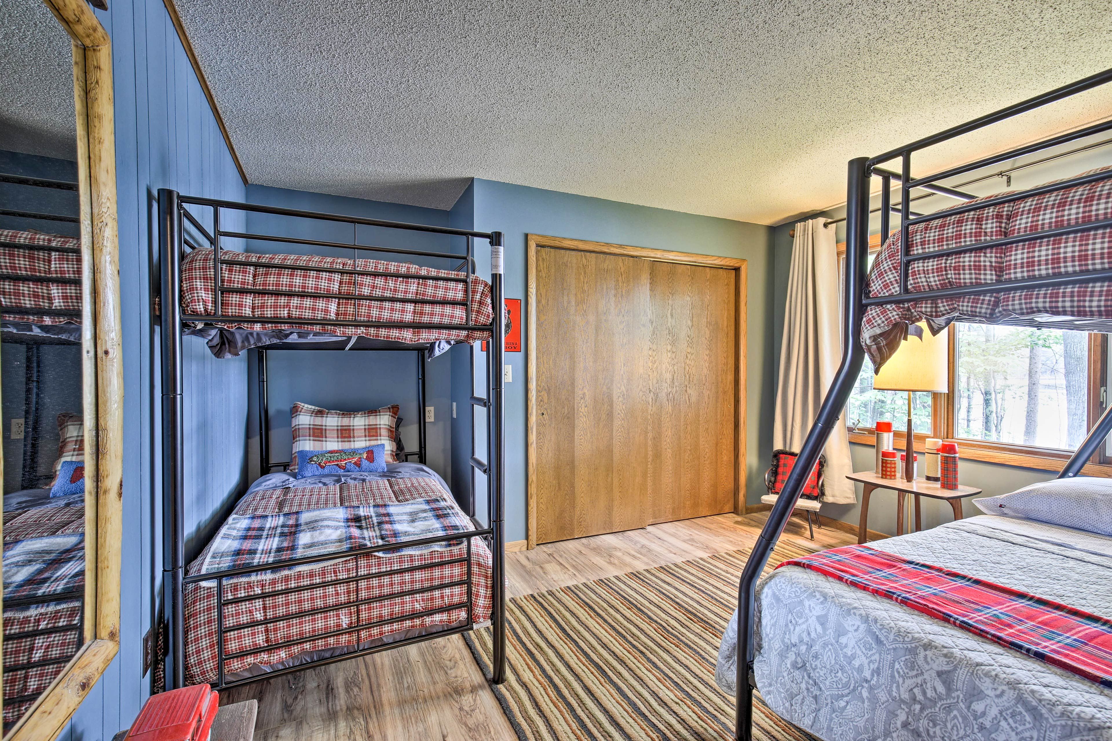 Bedroom 3 | Twin/Twin Bunk Bed | Twin/Full Bunk Bed