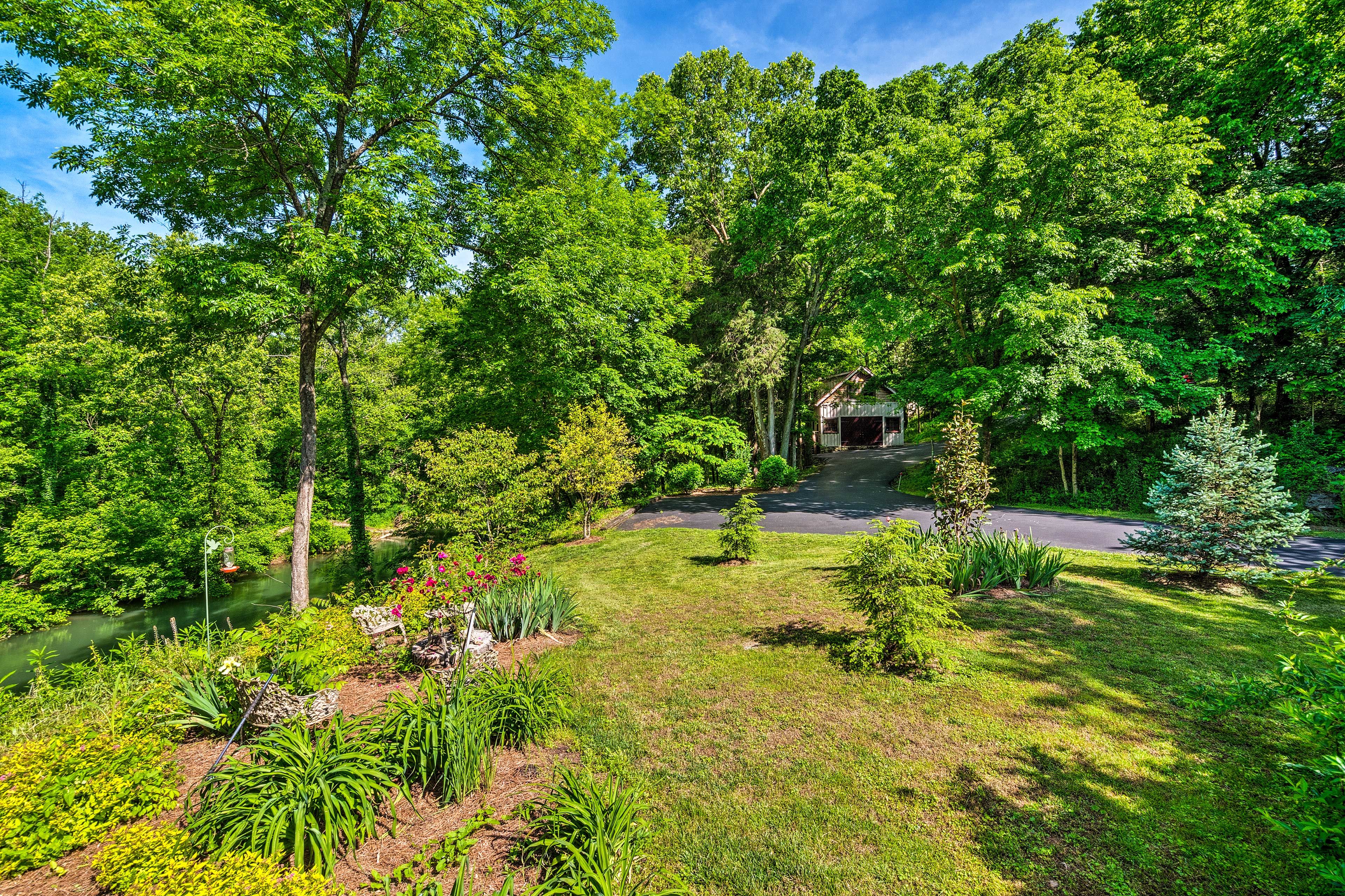 Relax by the garden and listen to the sound of nature!