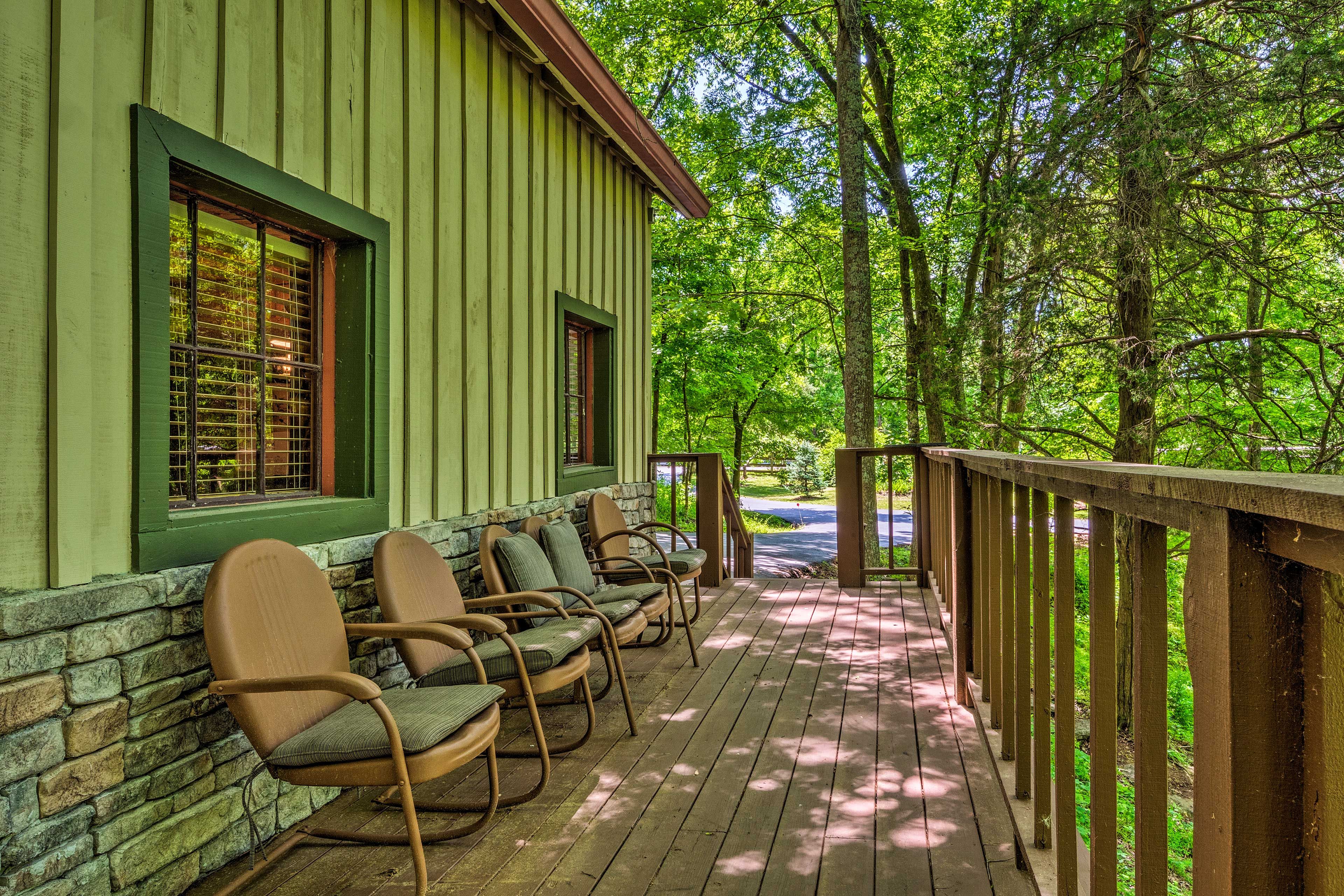 This 2-bedroom, 2-bath cabin also includes a wraparound deck.