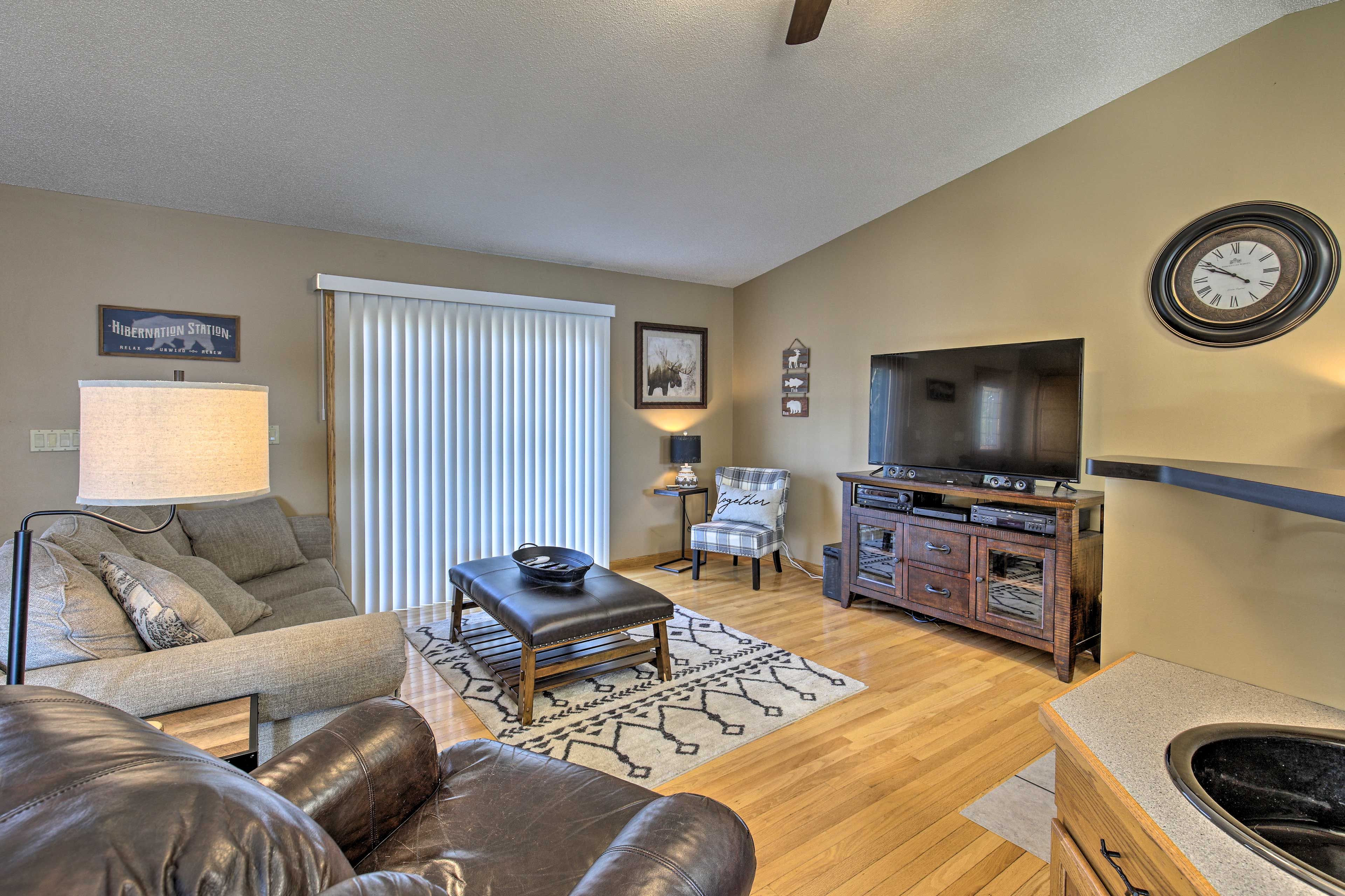 Living Room | Cable TV