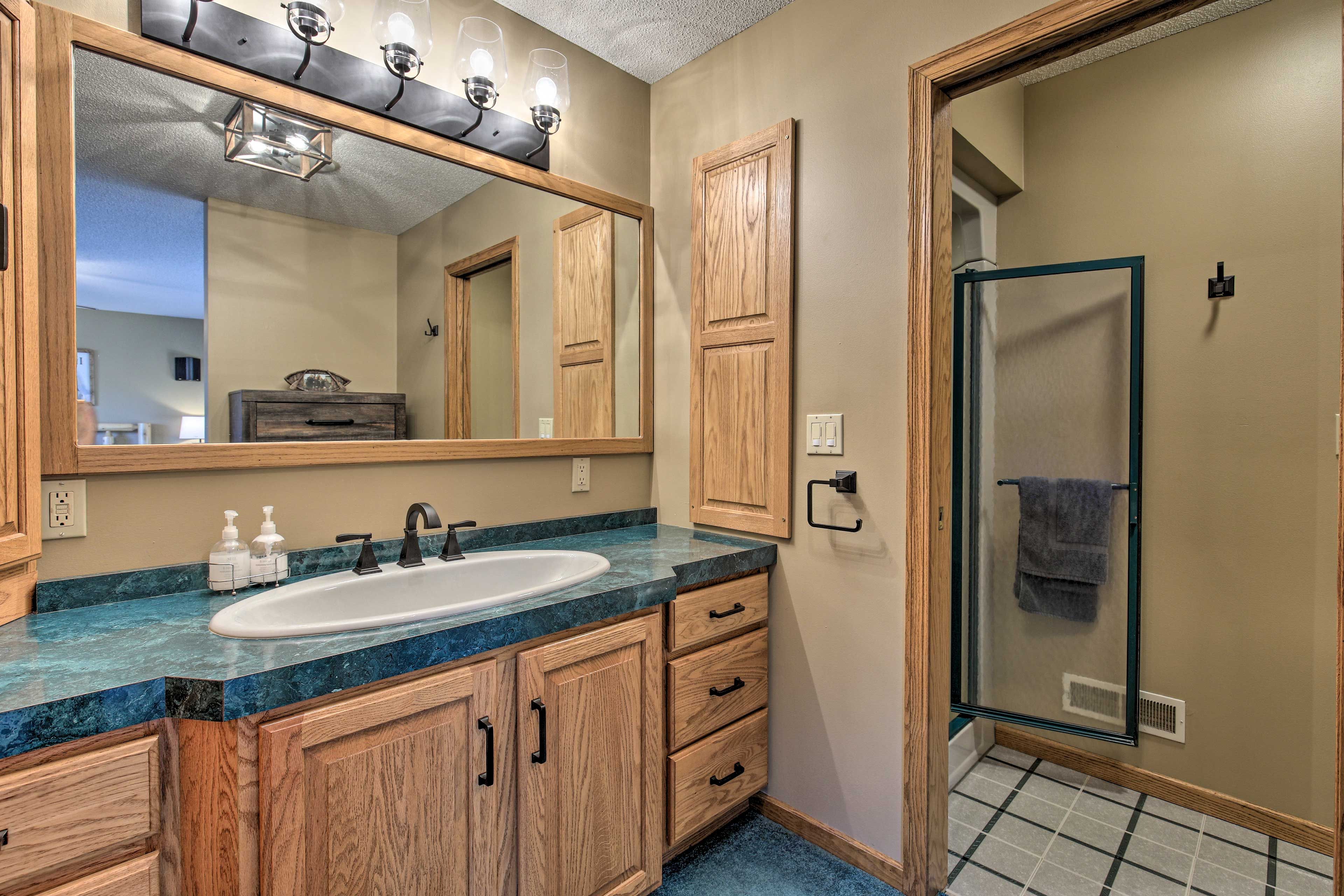 Master En-Suite Bathroom