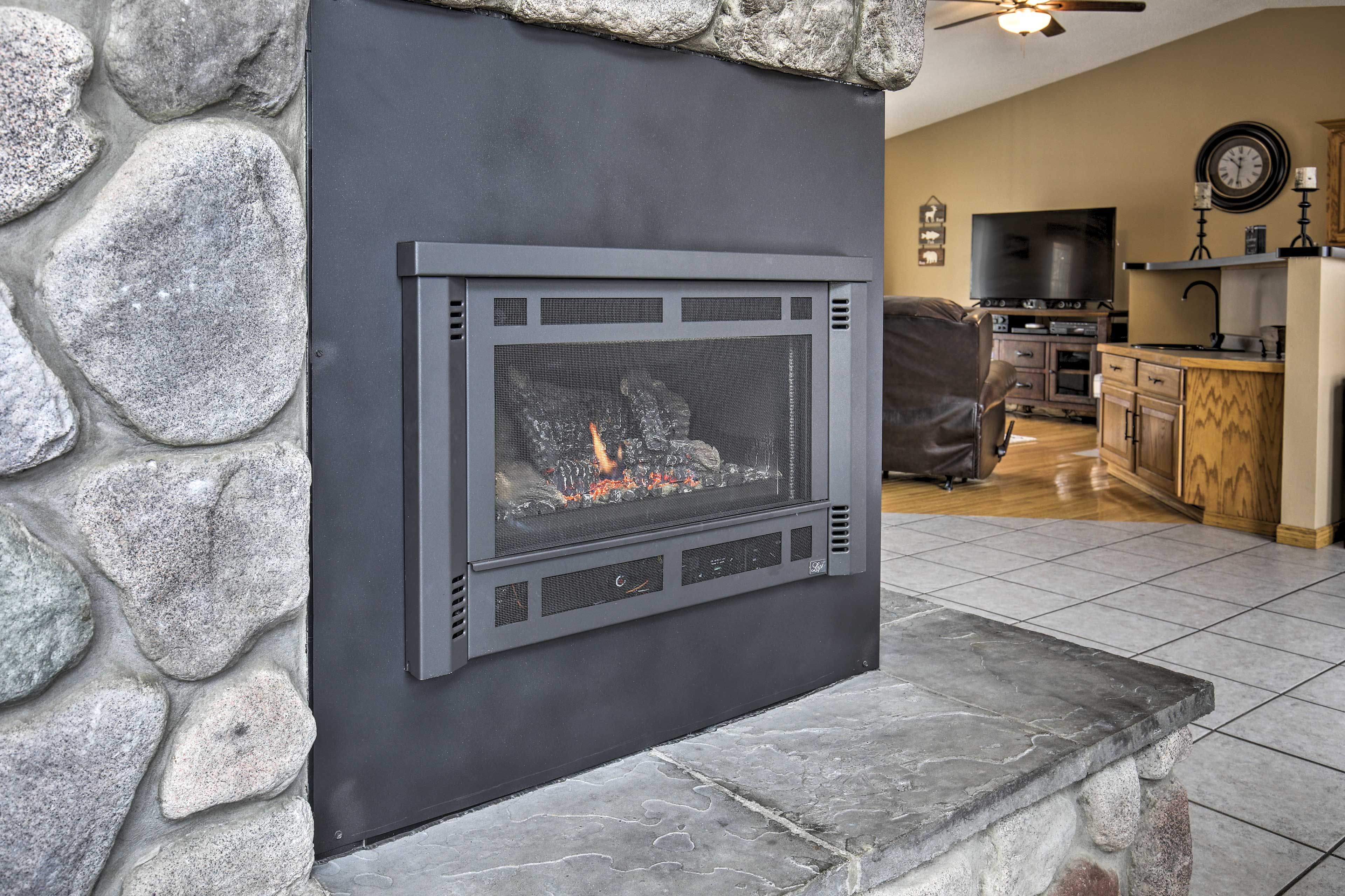 Living Area | Gas Fireplace