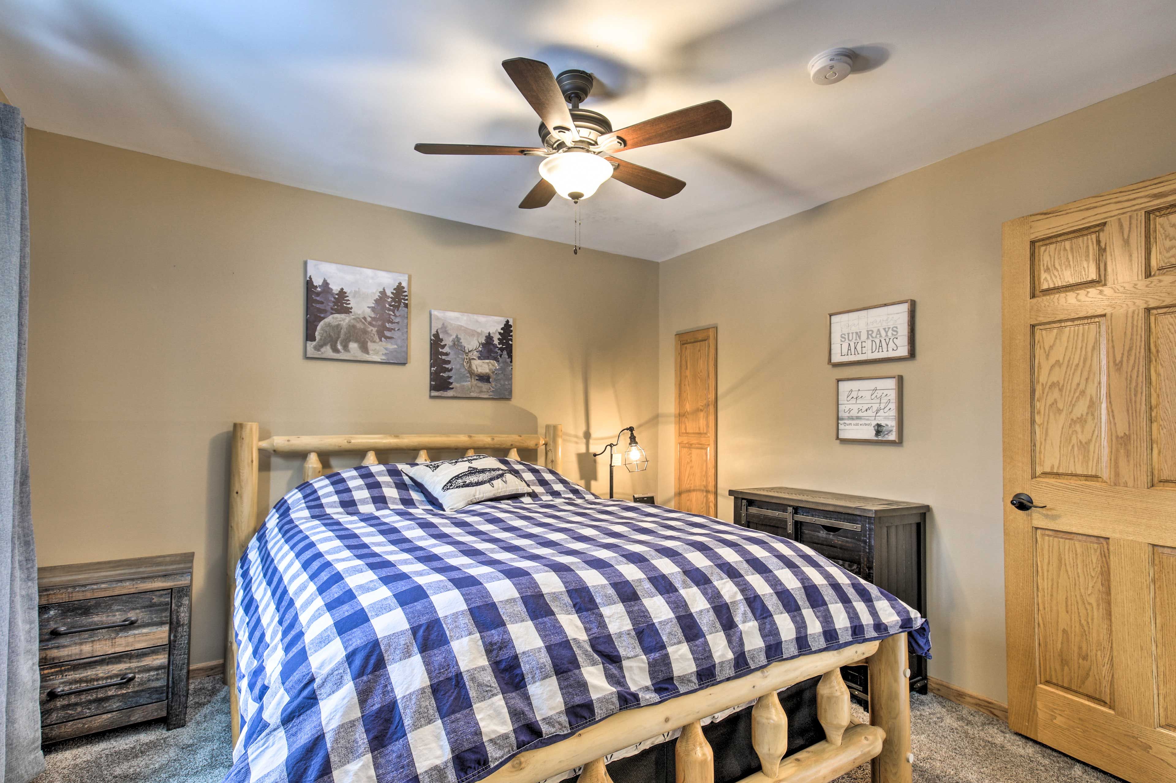 Bedroom 2 | Queen Bed