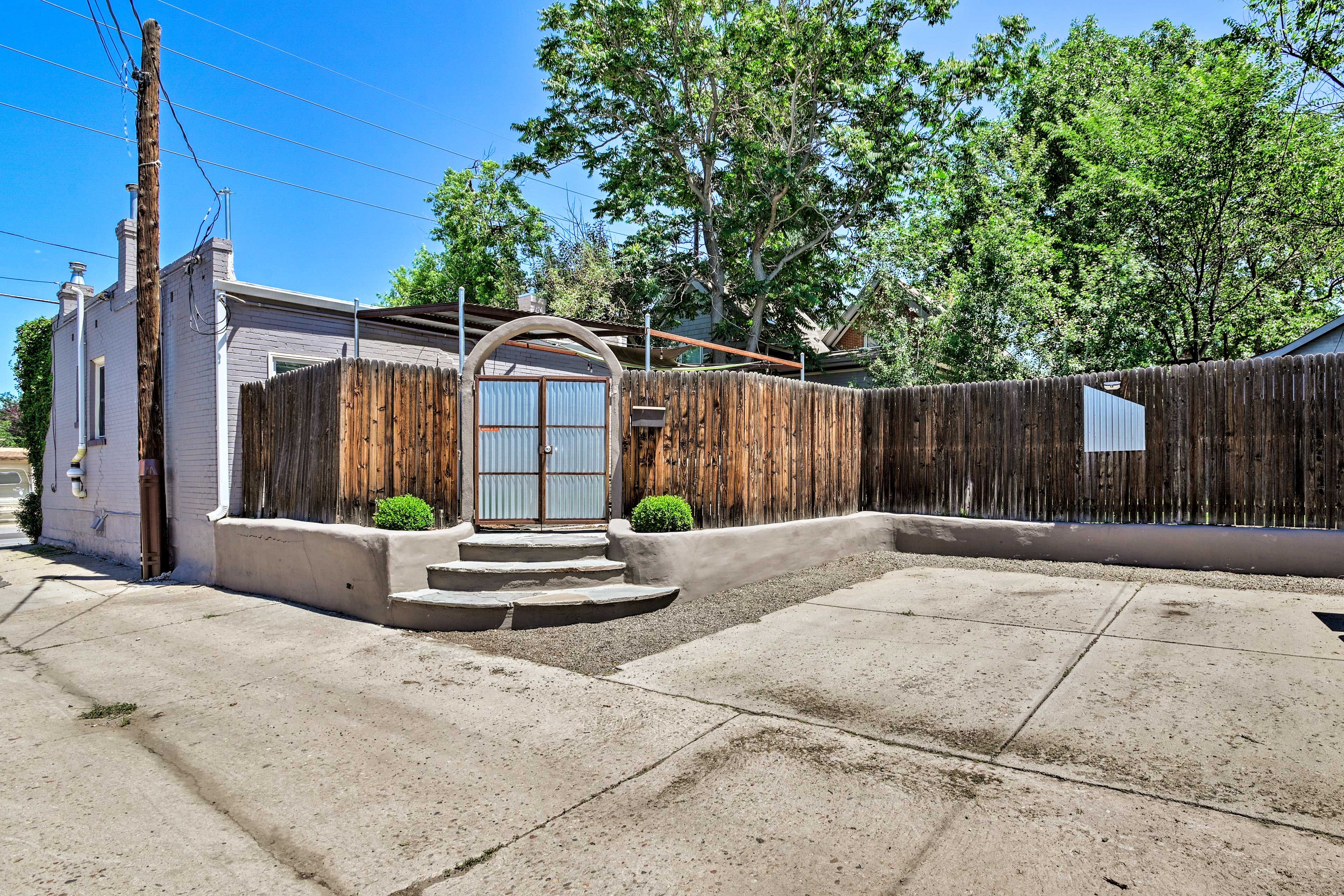 Driveway | 1 Vehicle
