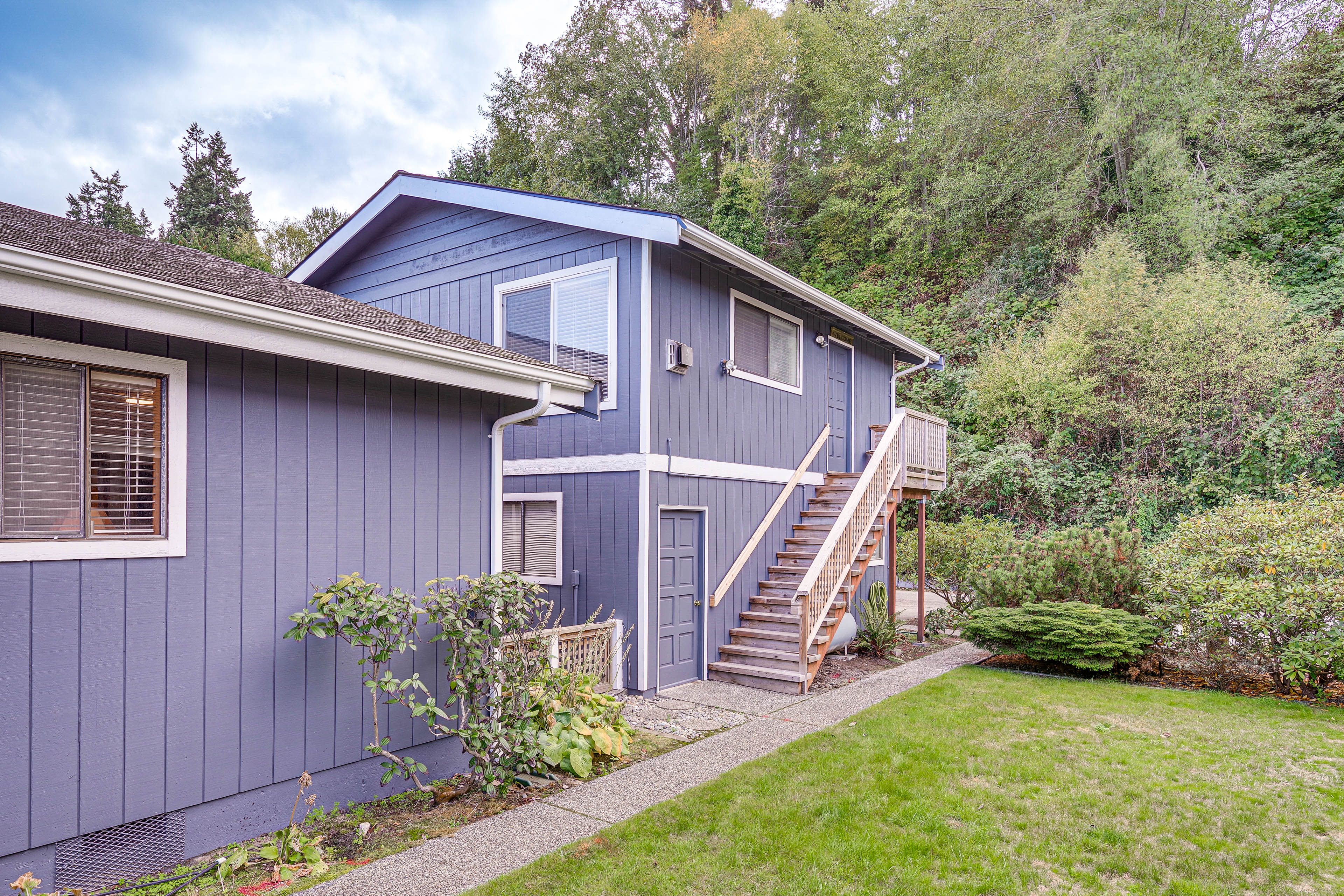 Entryway to Apartment Above Garage