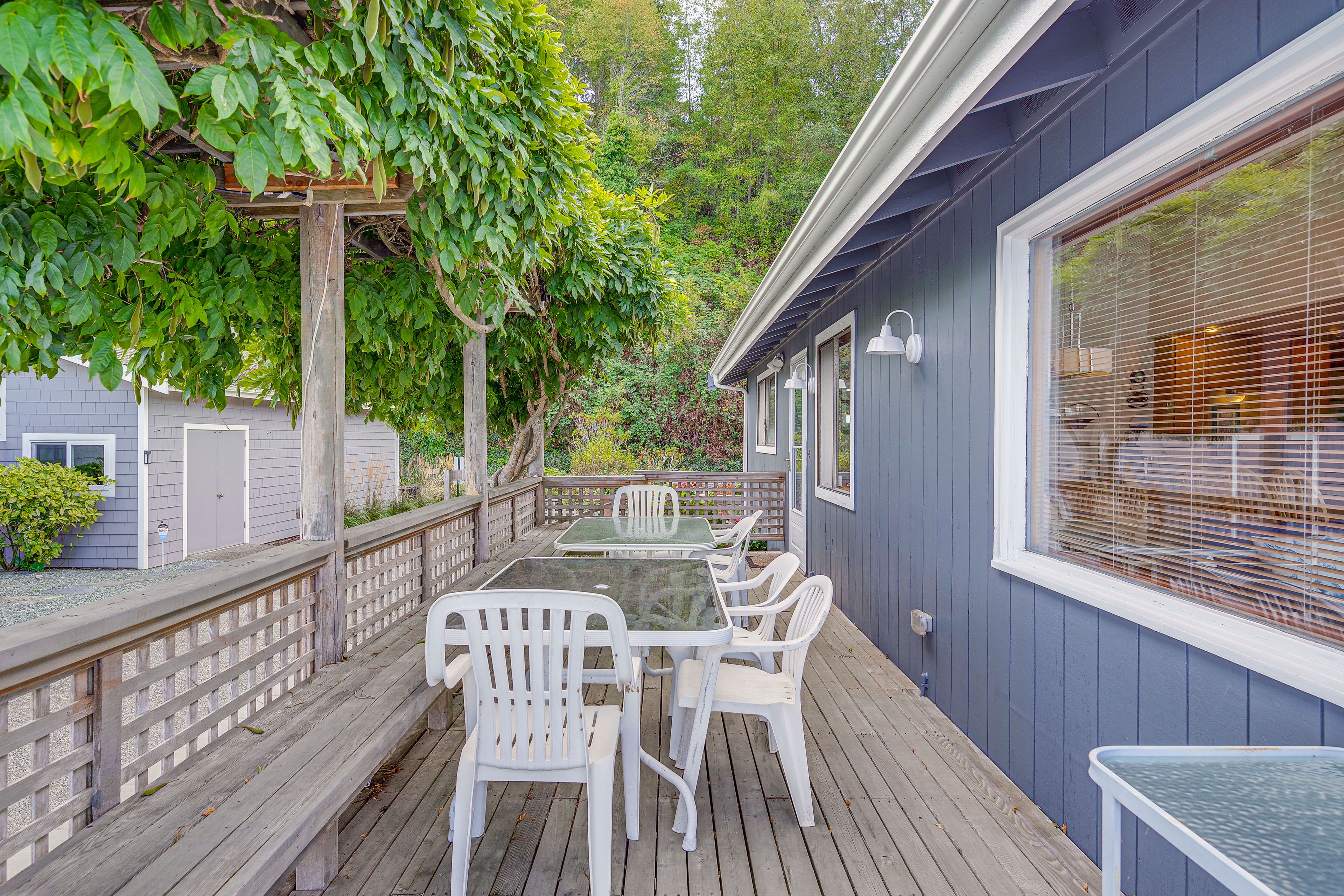 Deck | Outdoor Dining | Seasonal Gas Grill