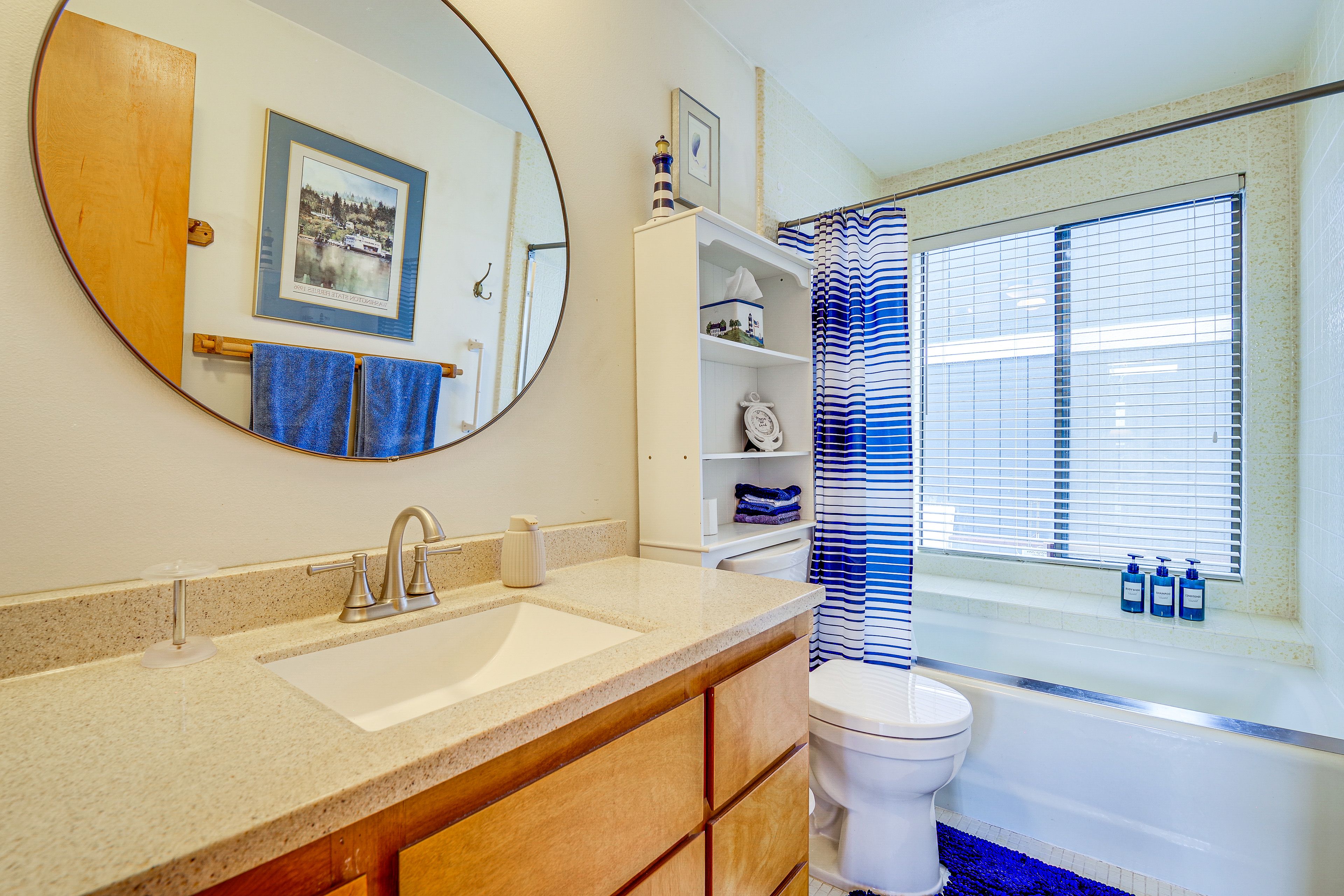 Full Bathroom | Hair Dryer