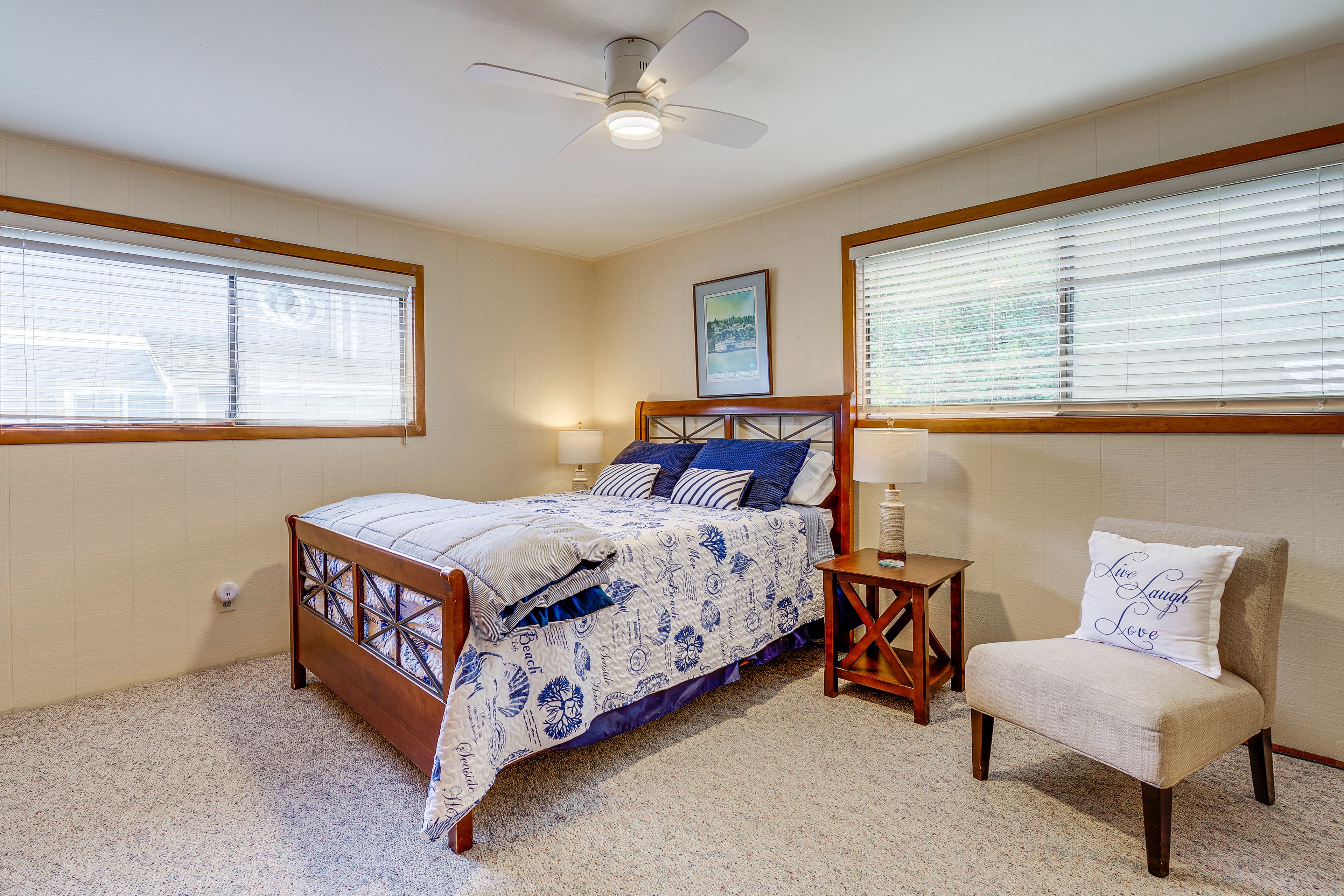 Bedroom 1 | Queen Bed