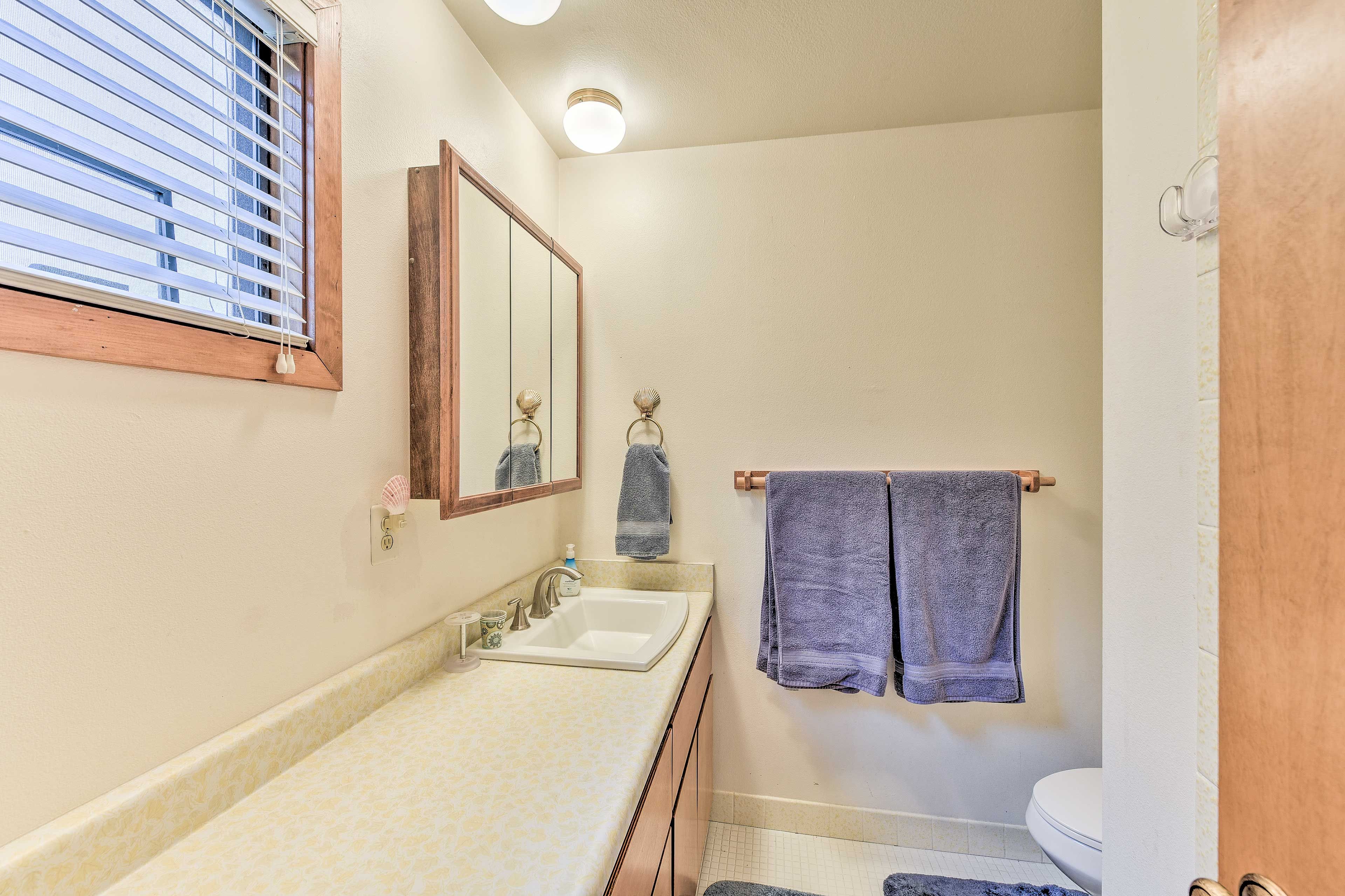 Full Bathroom | Linens & Towels