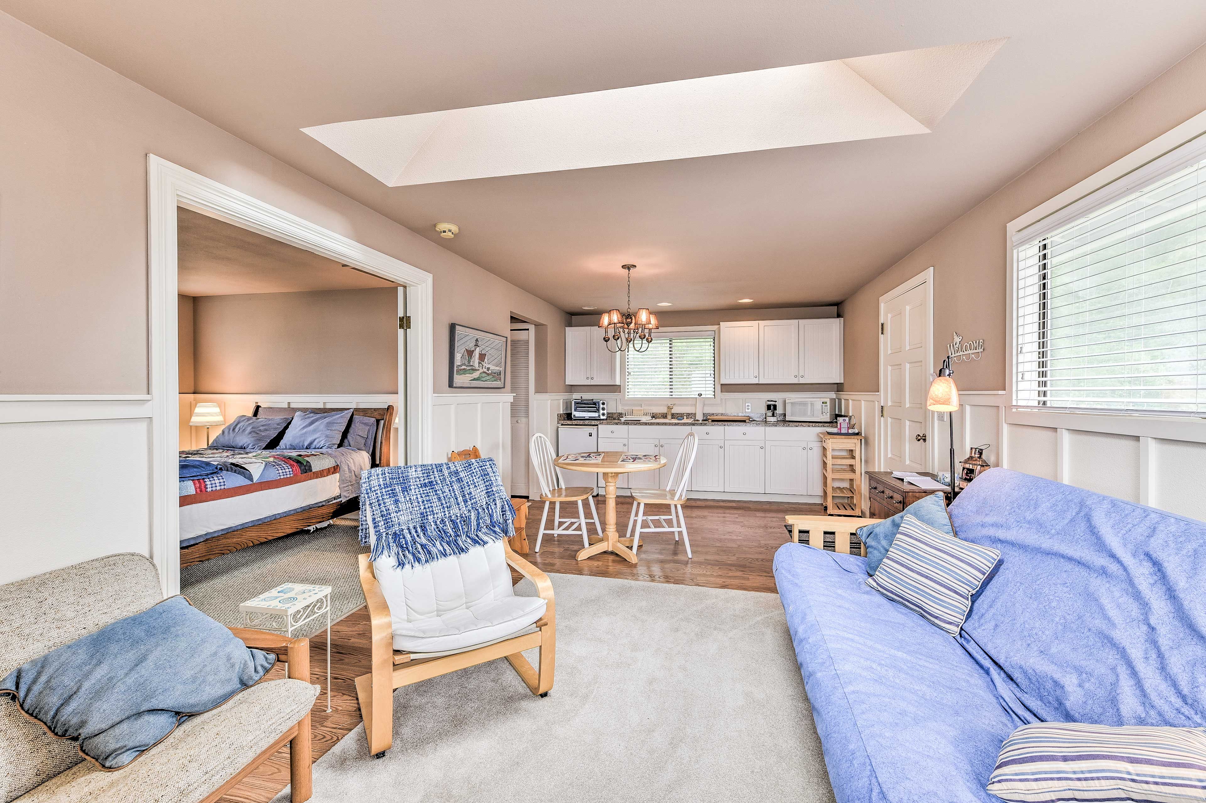 Apartment | Living Room | Futon