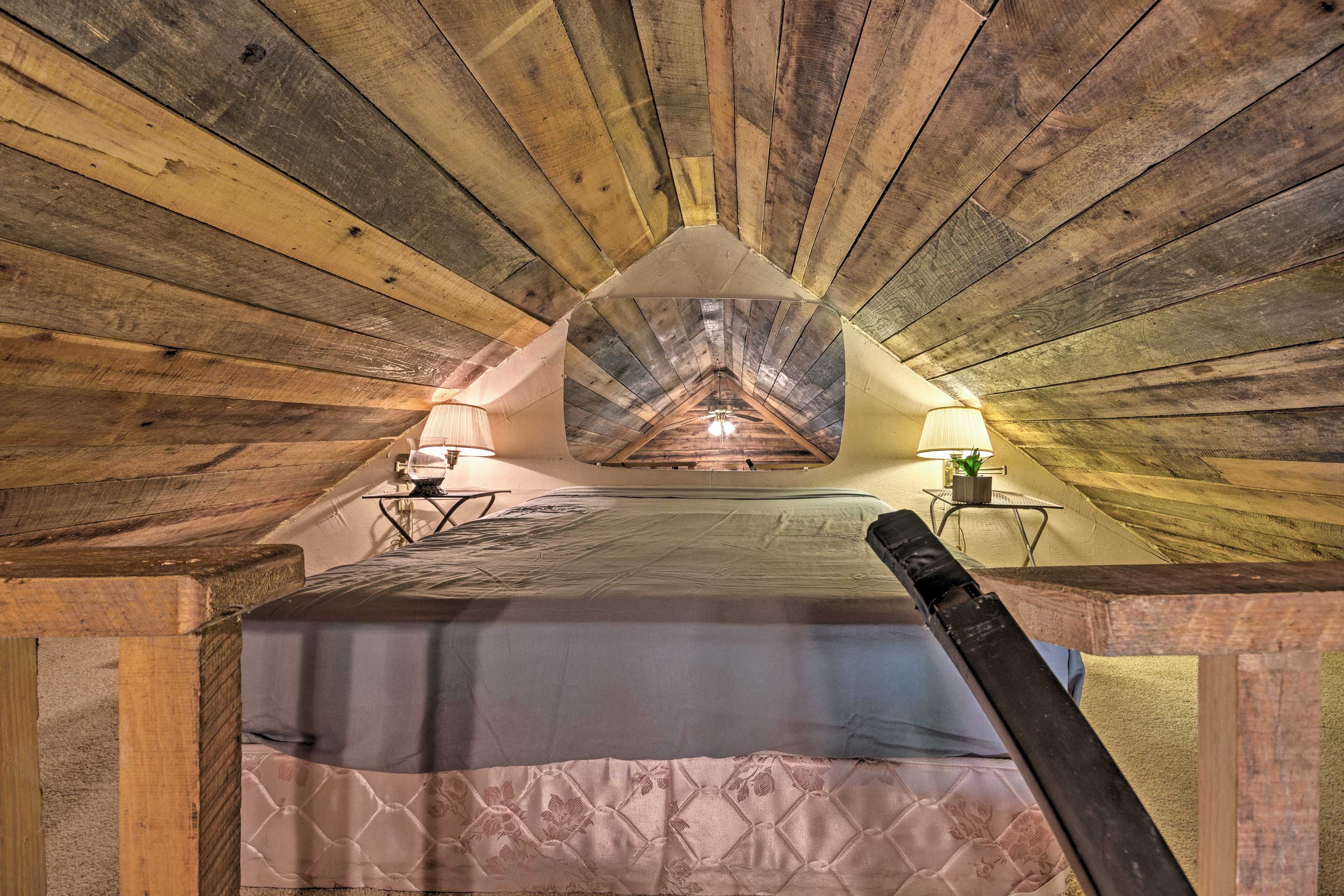 Loft | Full Bed