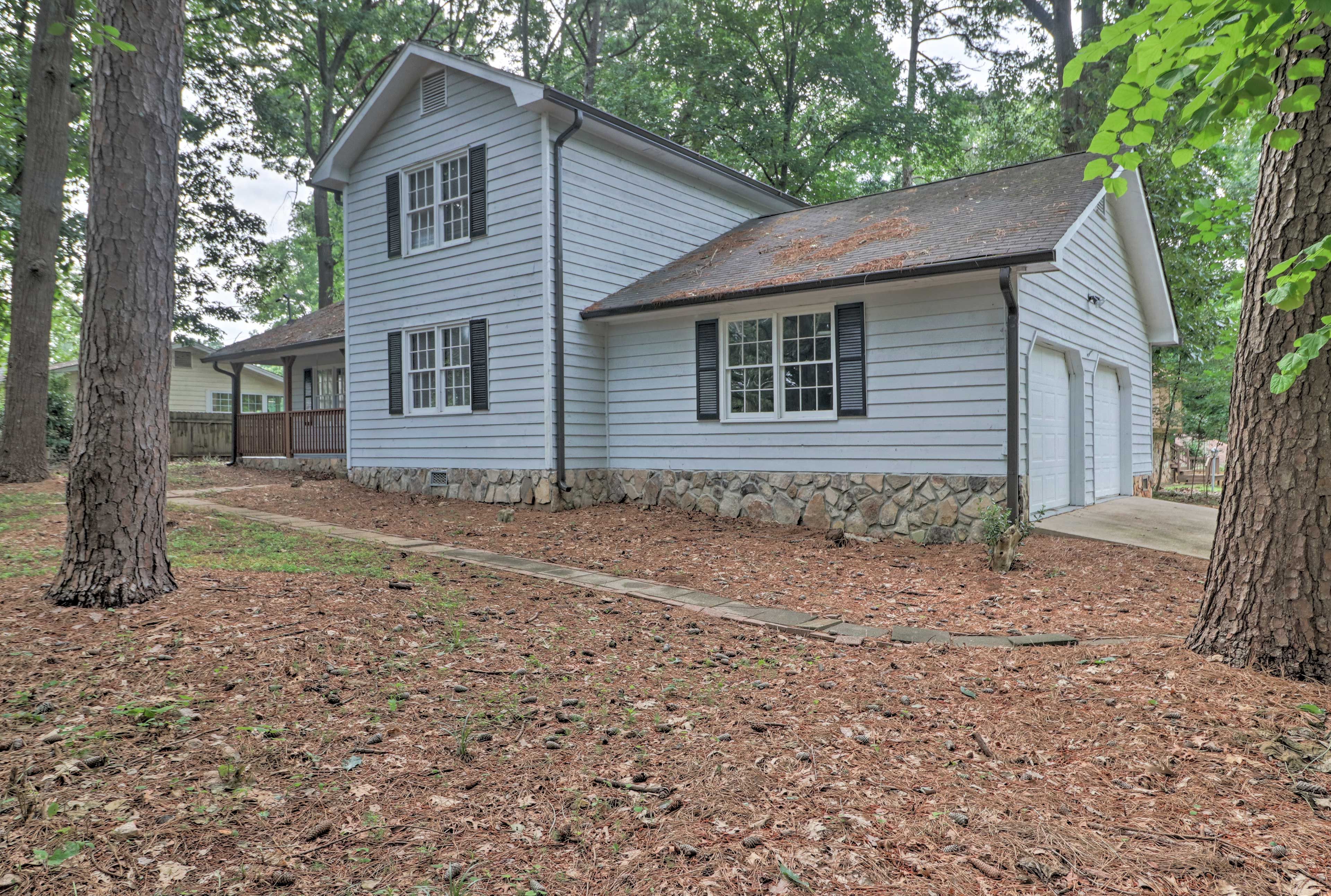 Set in a shaded yard in Duluth, this vacation rental awaits 6 guests!