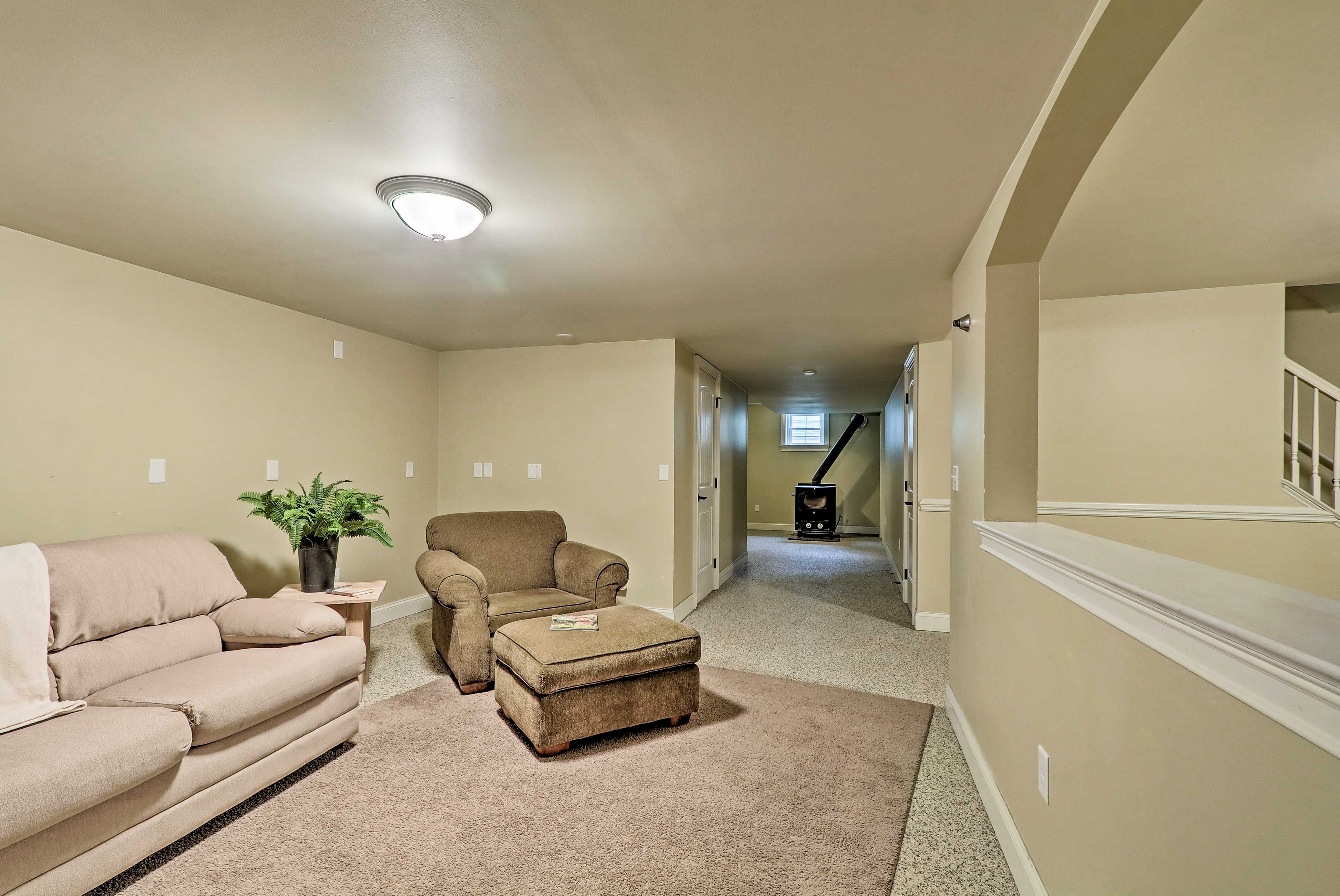 Living Area | Gas Fireplace