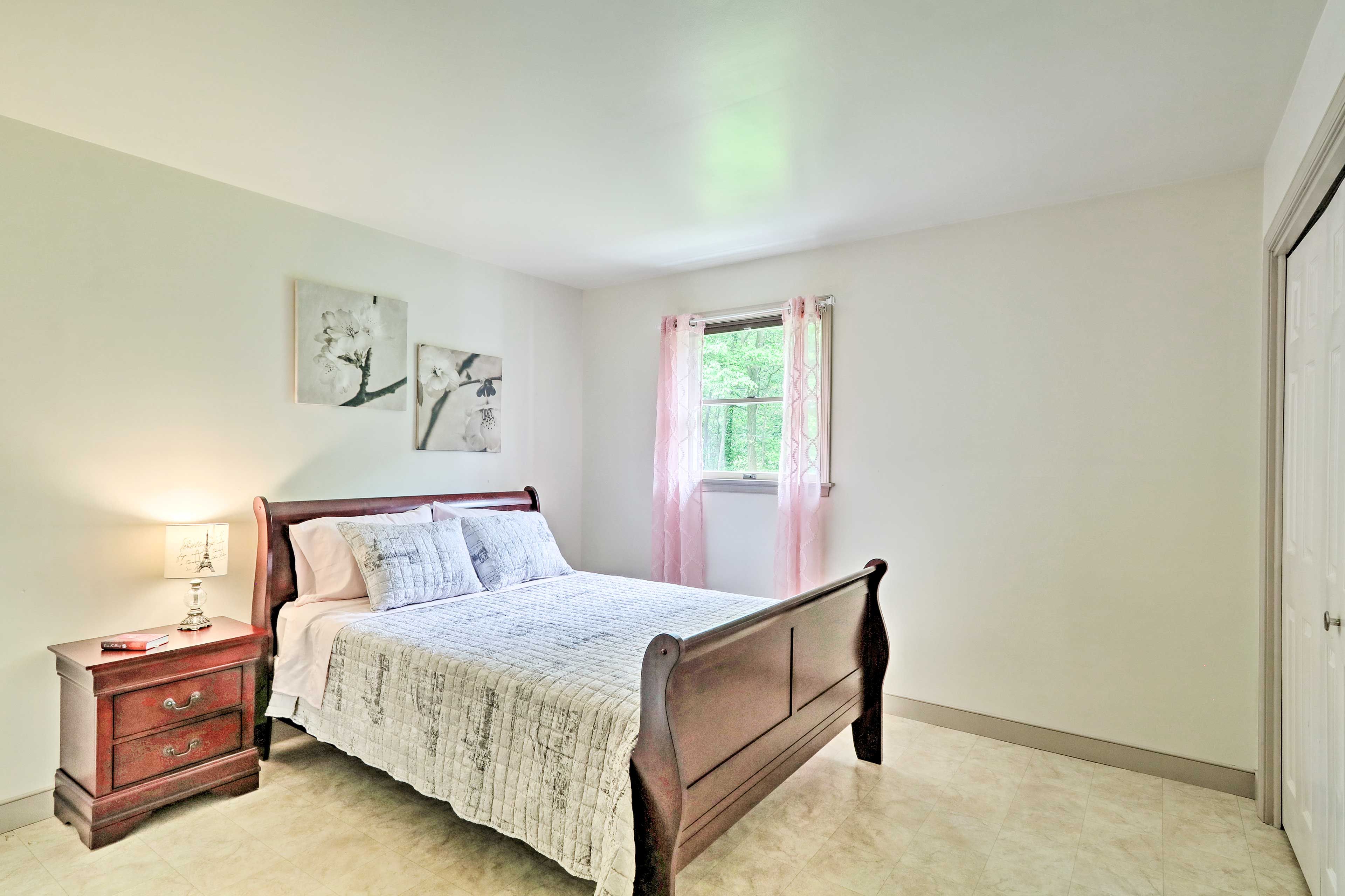 Bedroom 2 | Queen Bed