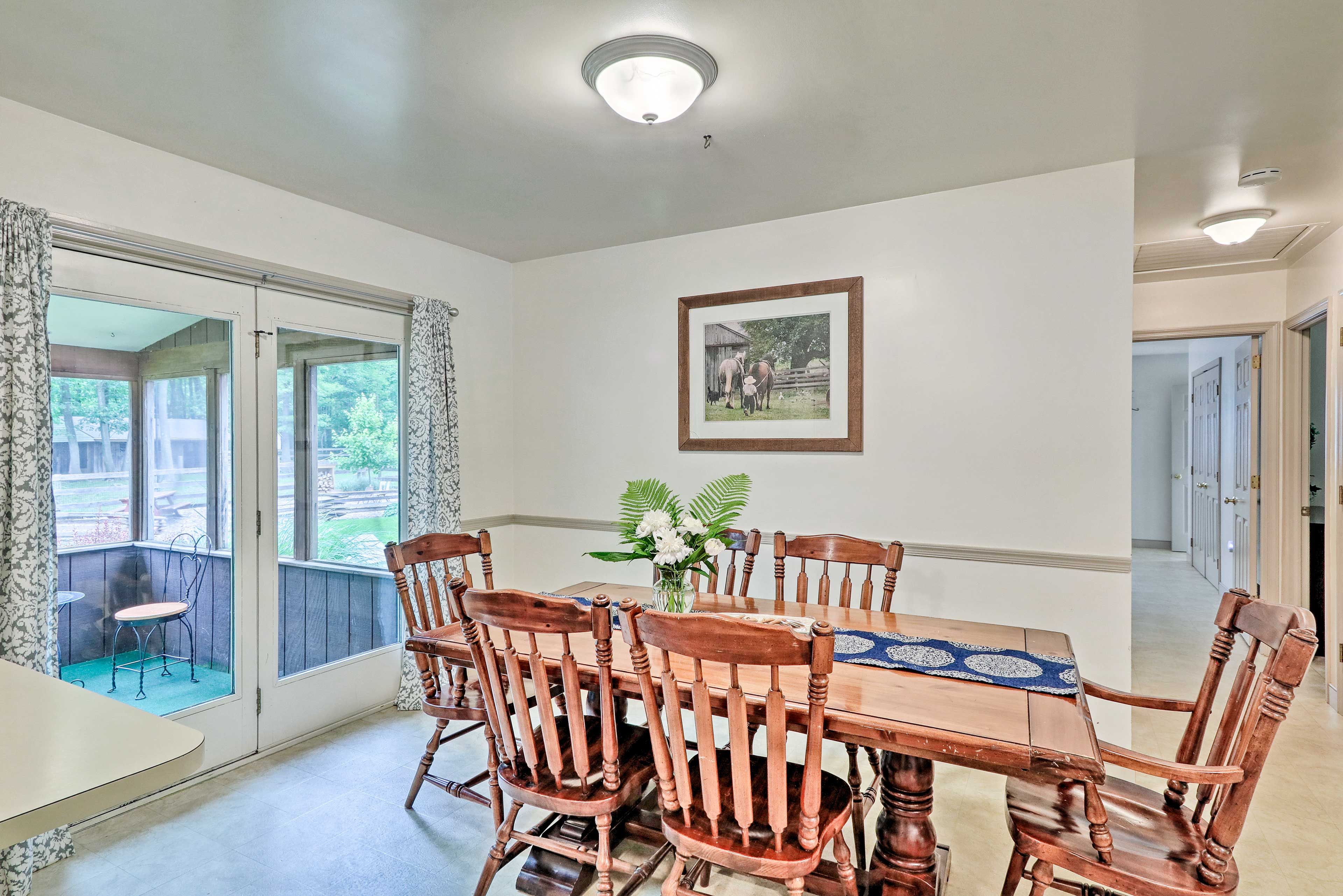 Dining Space | Dishware/Flatware