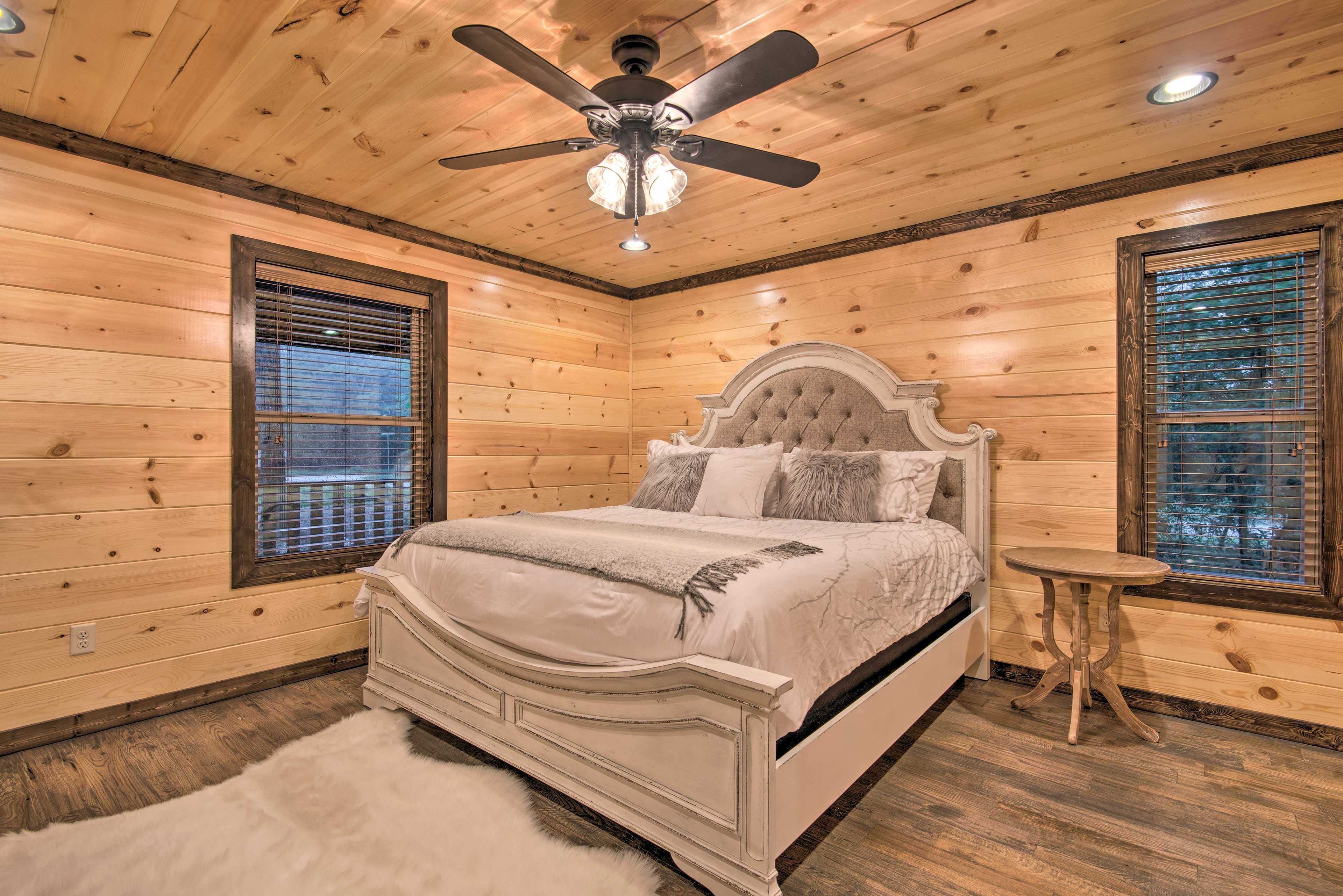 Bedroom 1 | King Bed | Linens Provided