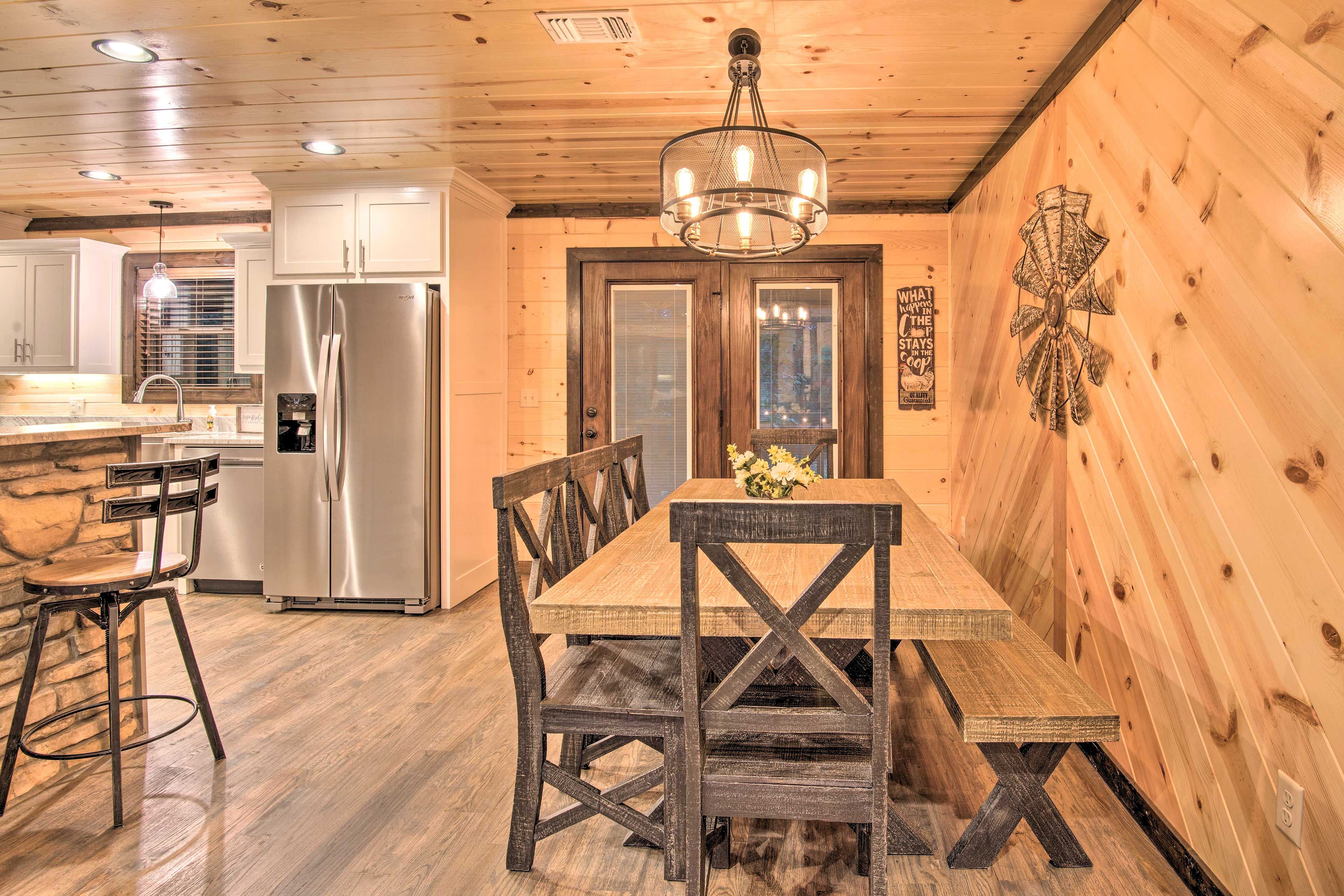 Dining Space | Dishware/Flatware
