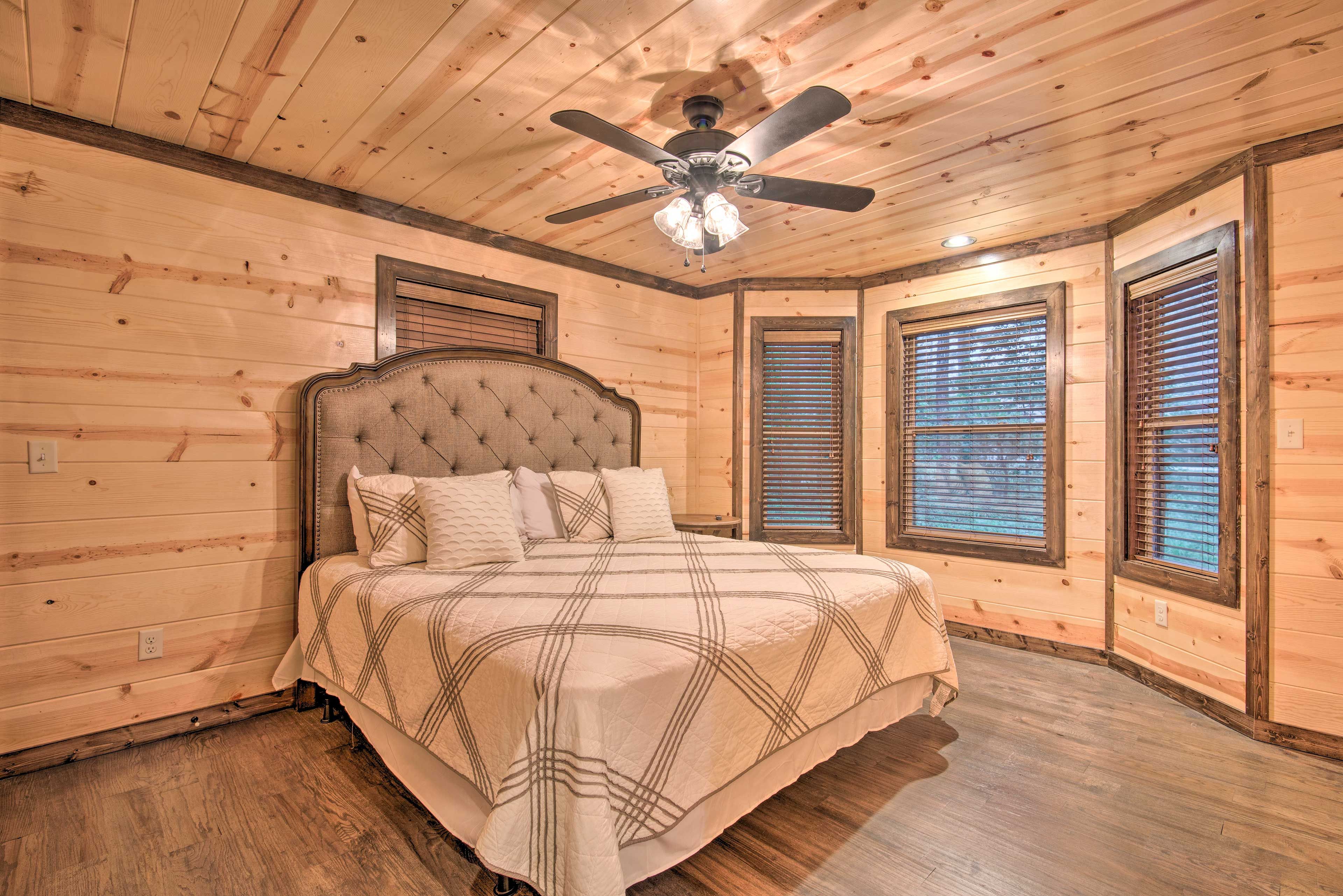 Bedroom 2 | King Bed