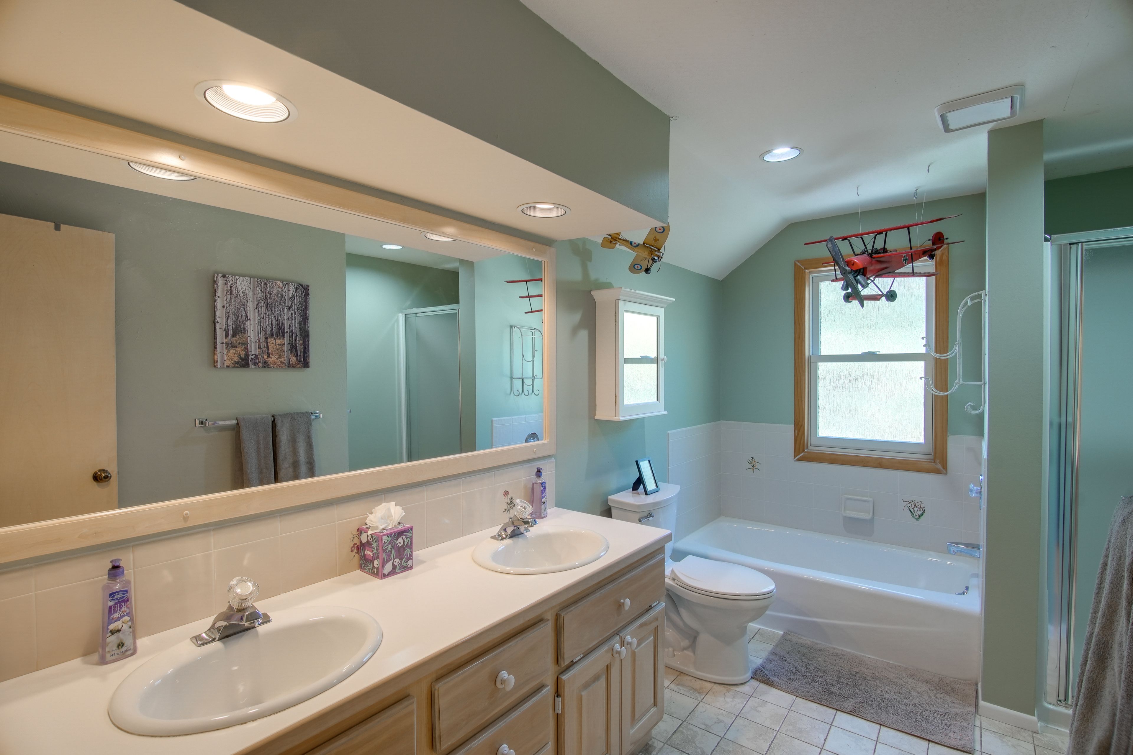 Full Bathroom