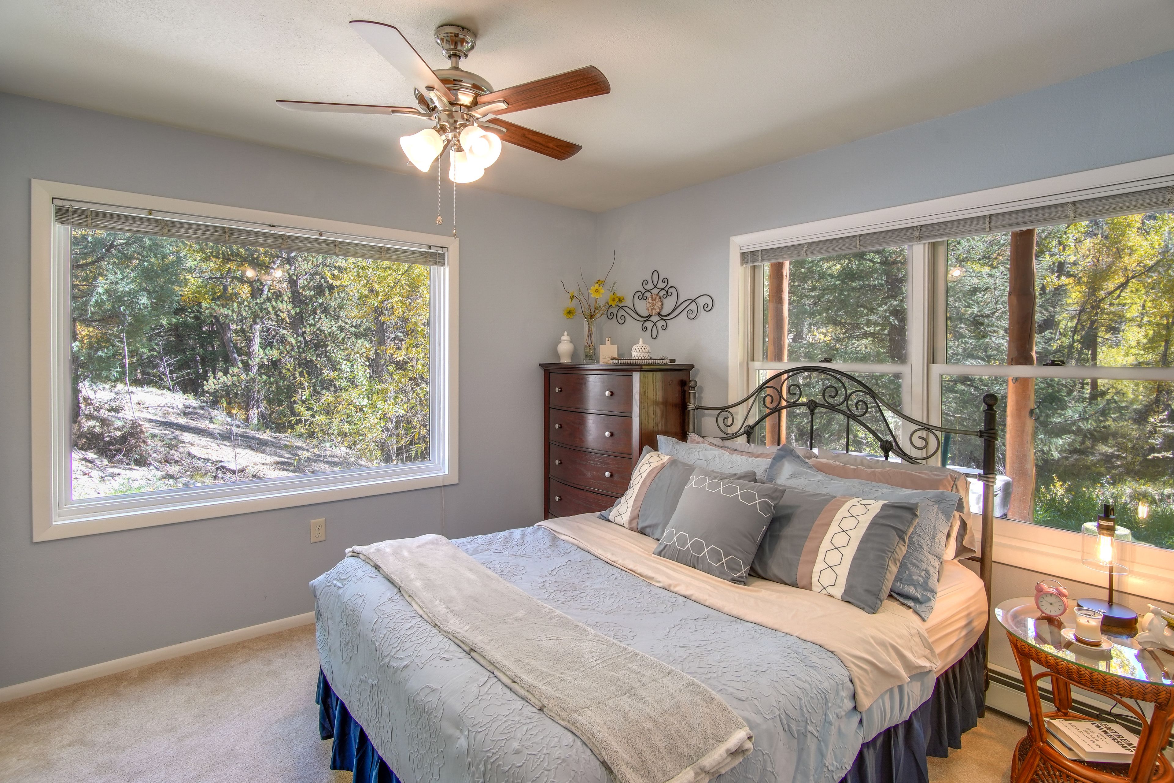 Bedroom 5 | Queen Bed