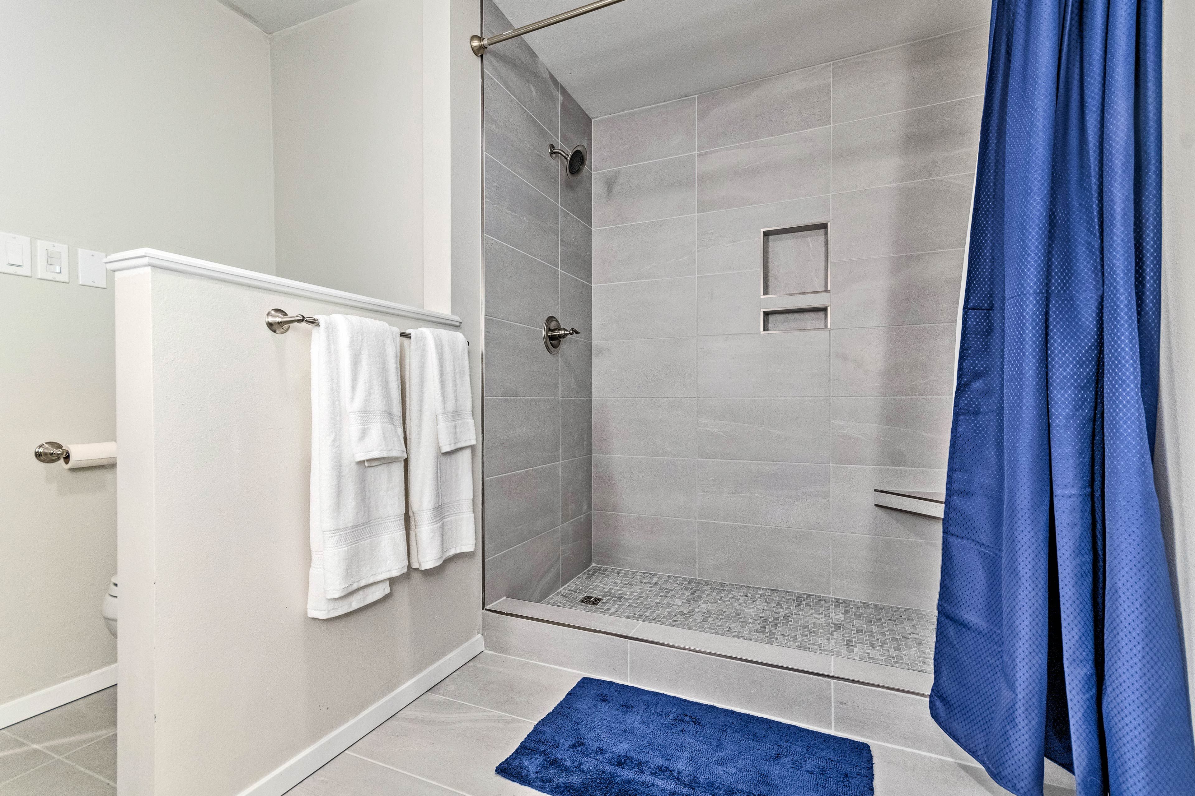 En-Suite Bathroom | 2nd Floor