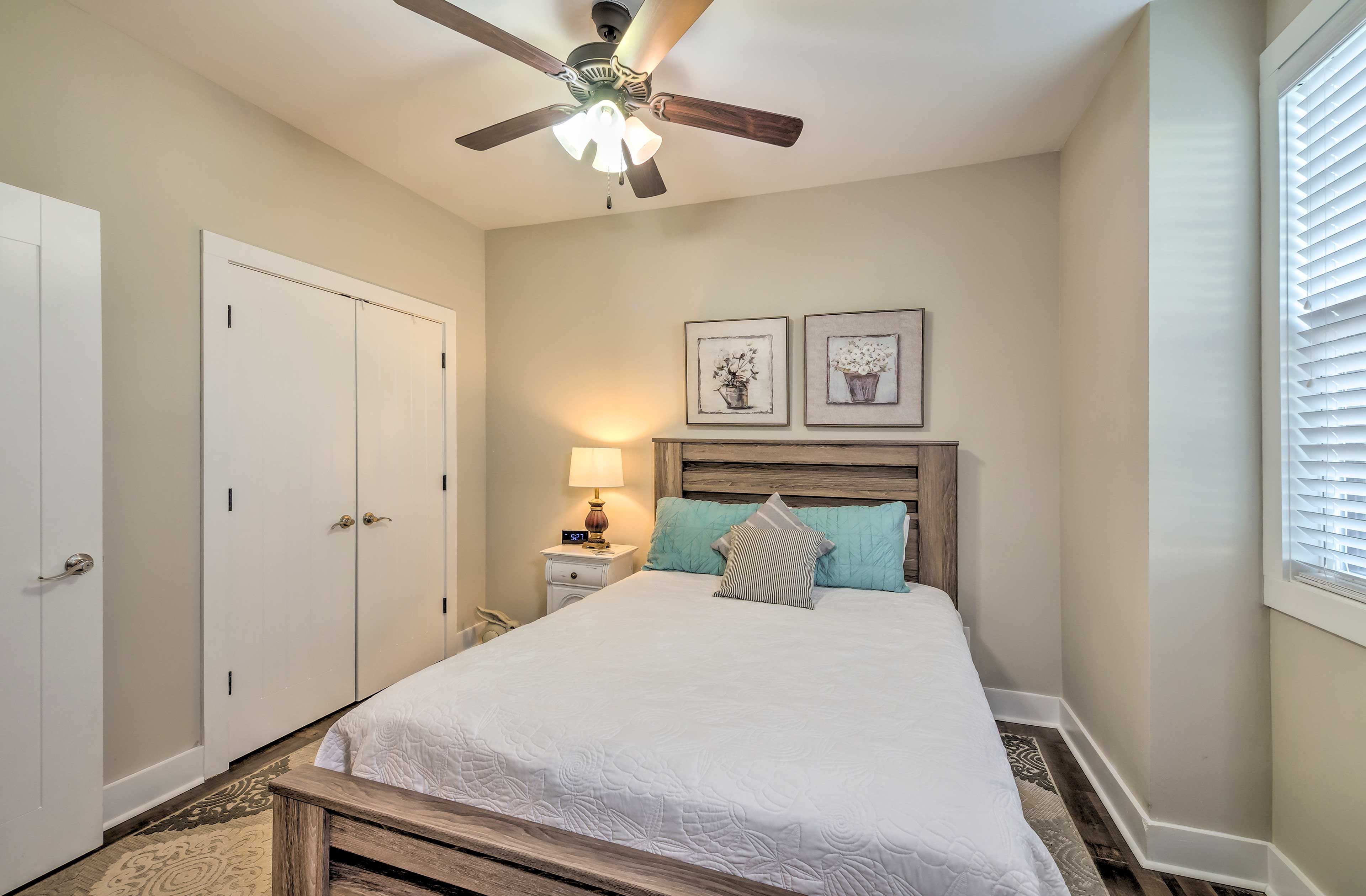 Bedroom 3 | Queen Bed