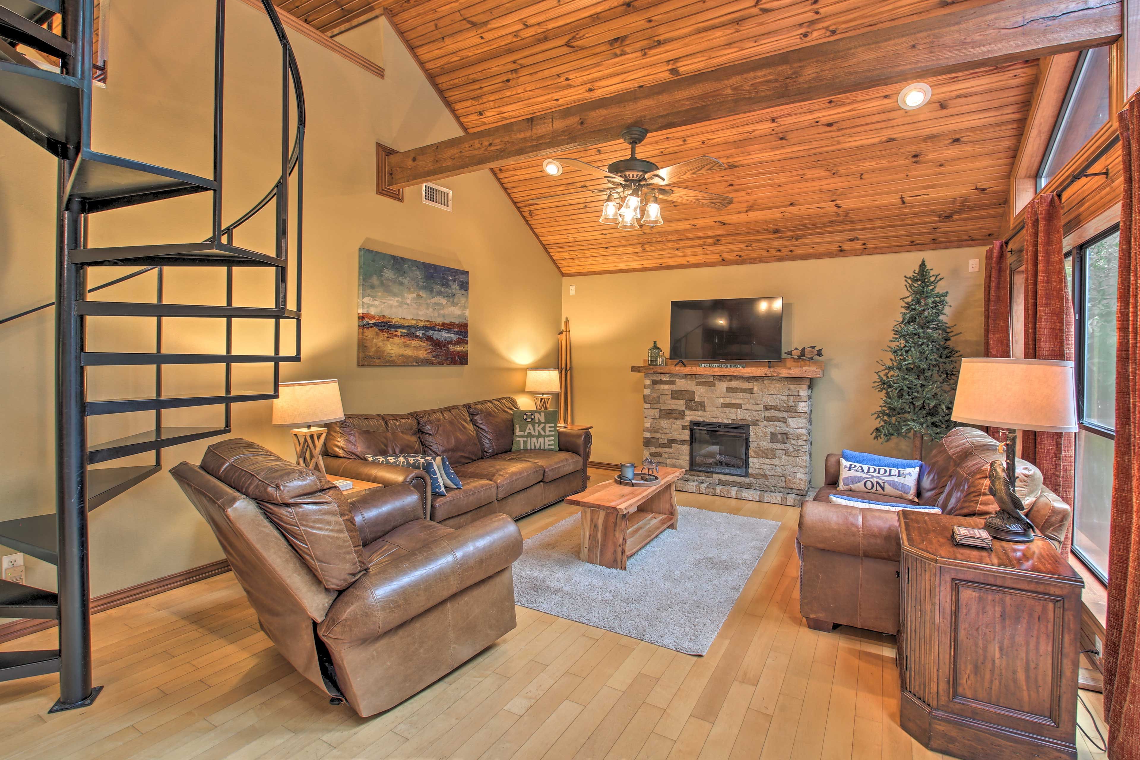 Living Room | Spiral Staircase | Free WiFi