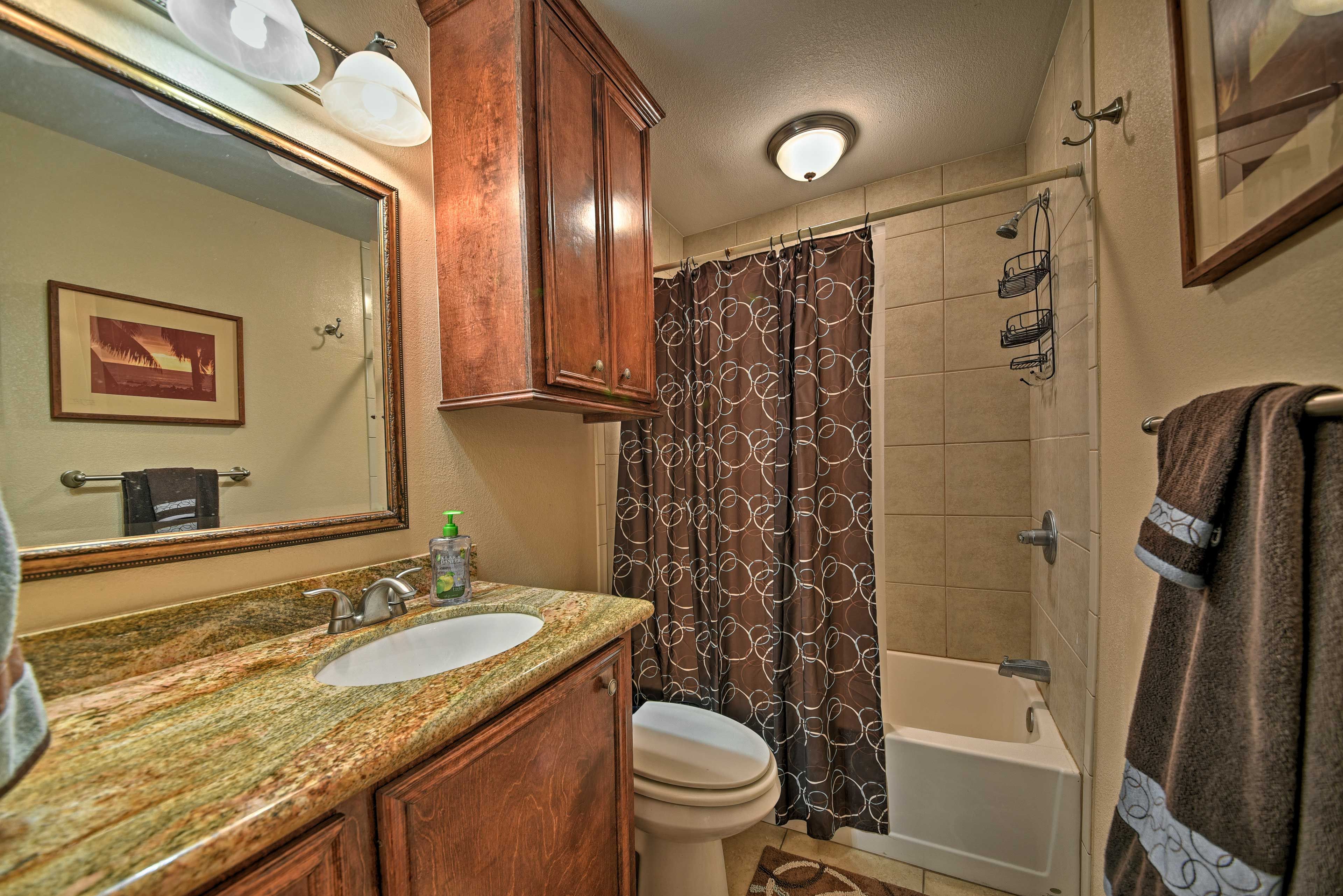 Rinse off the ocean salt in the shower/tub combo.