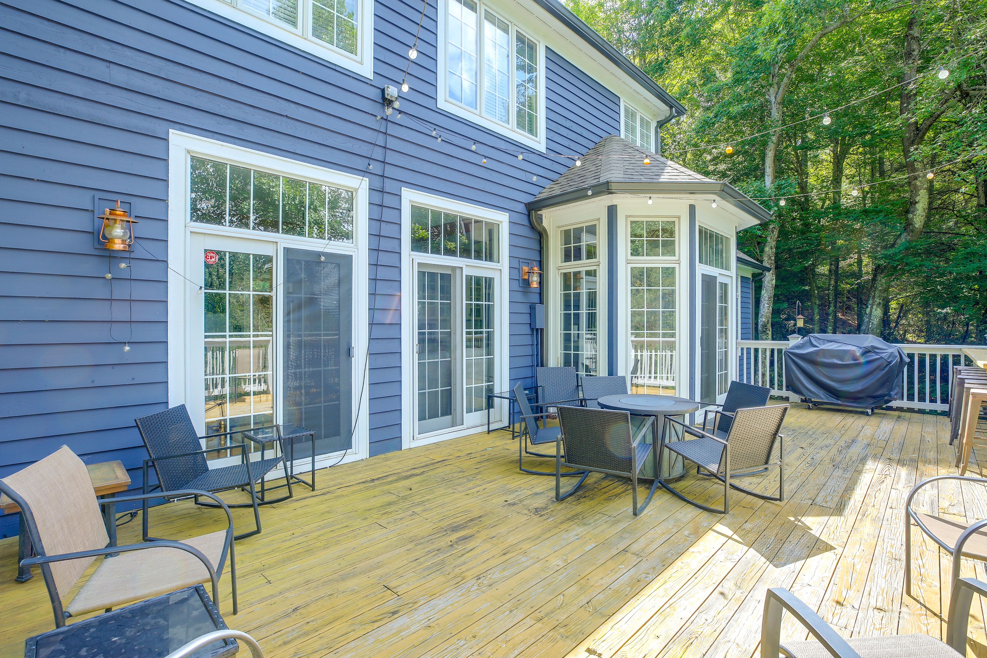 Furnished Deck | Gas Grill