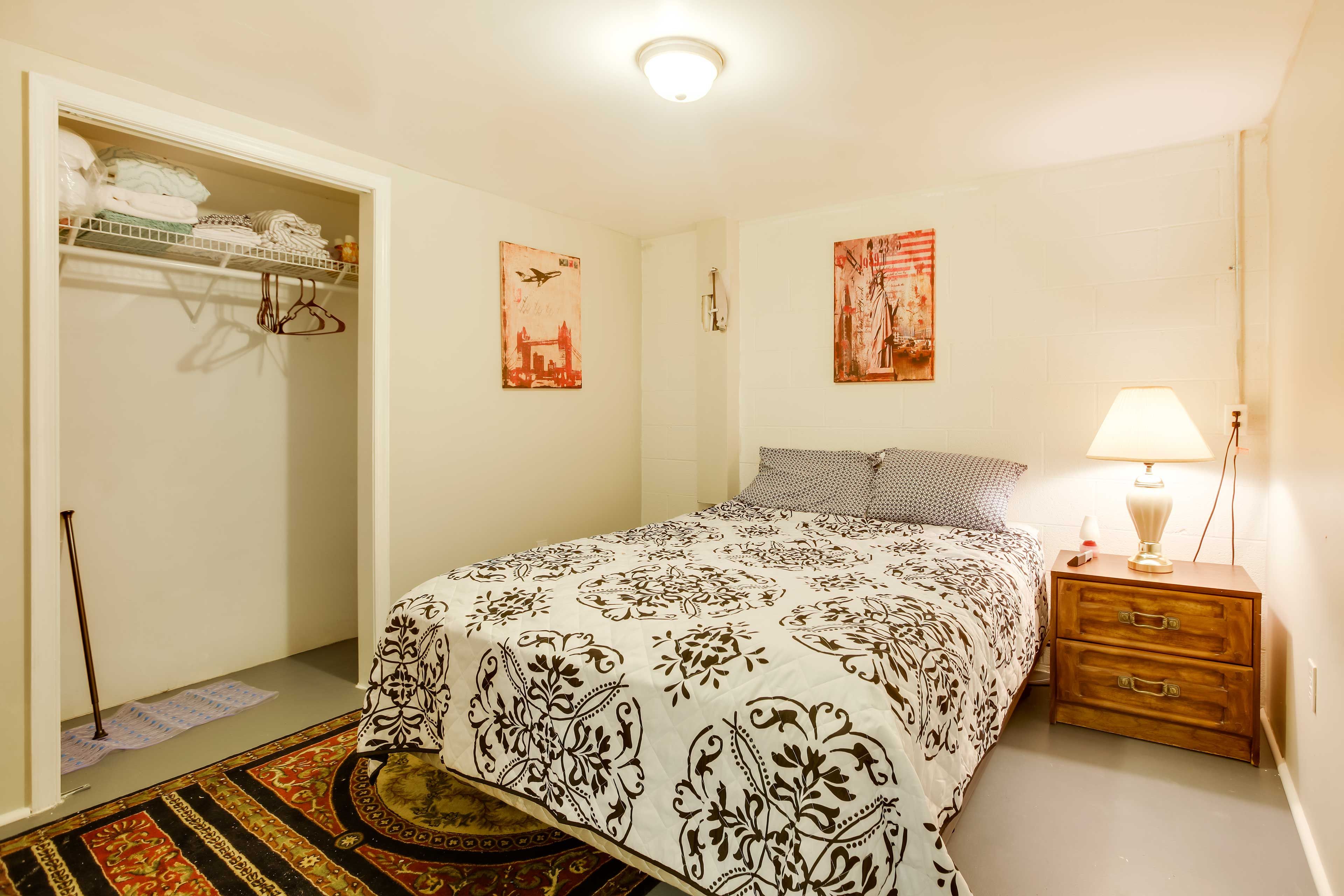 Bedroom 2 | Queen Bed