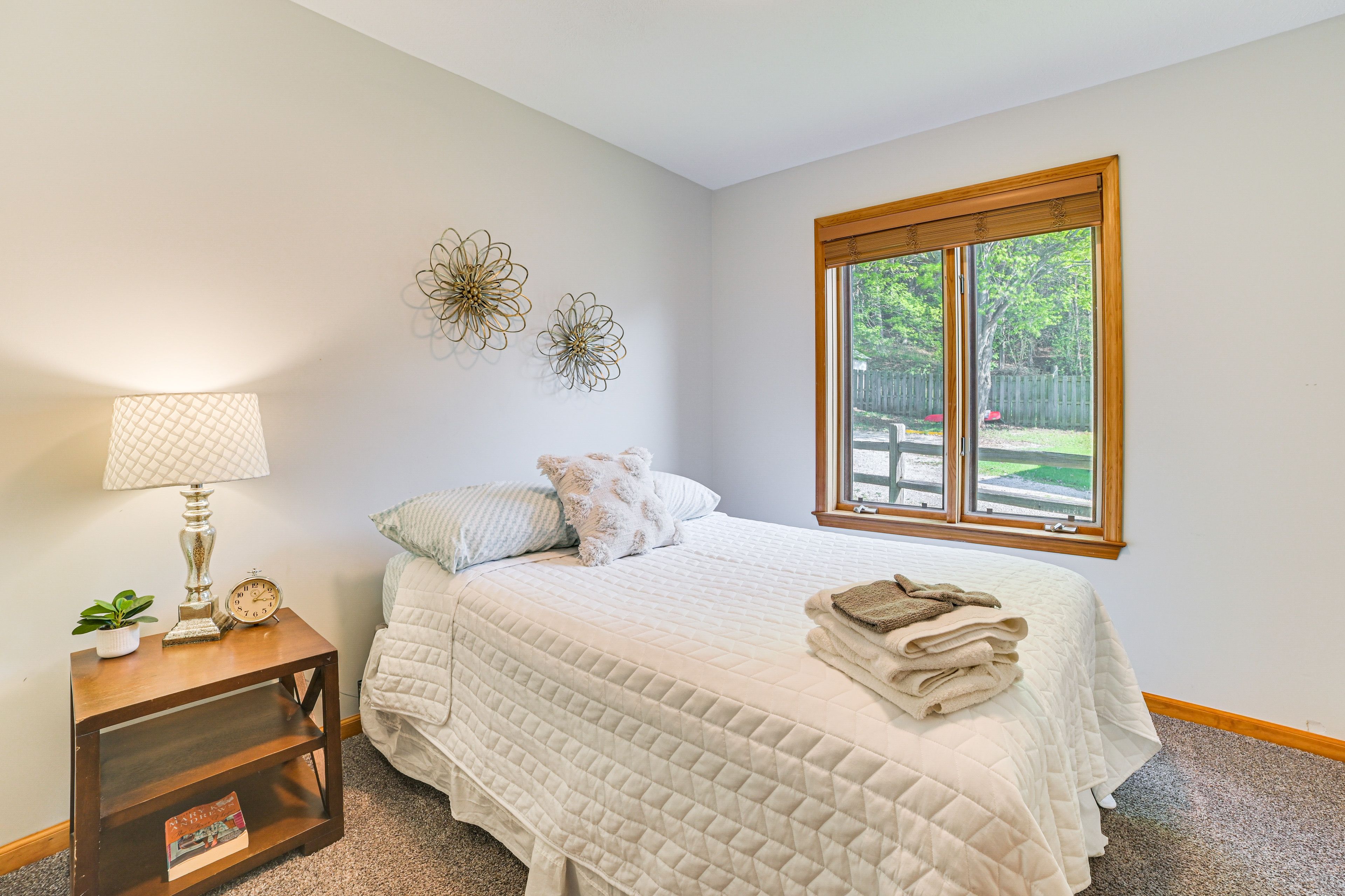 Bedroom 2 | Queen Bed