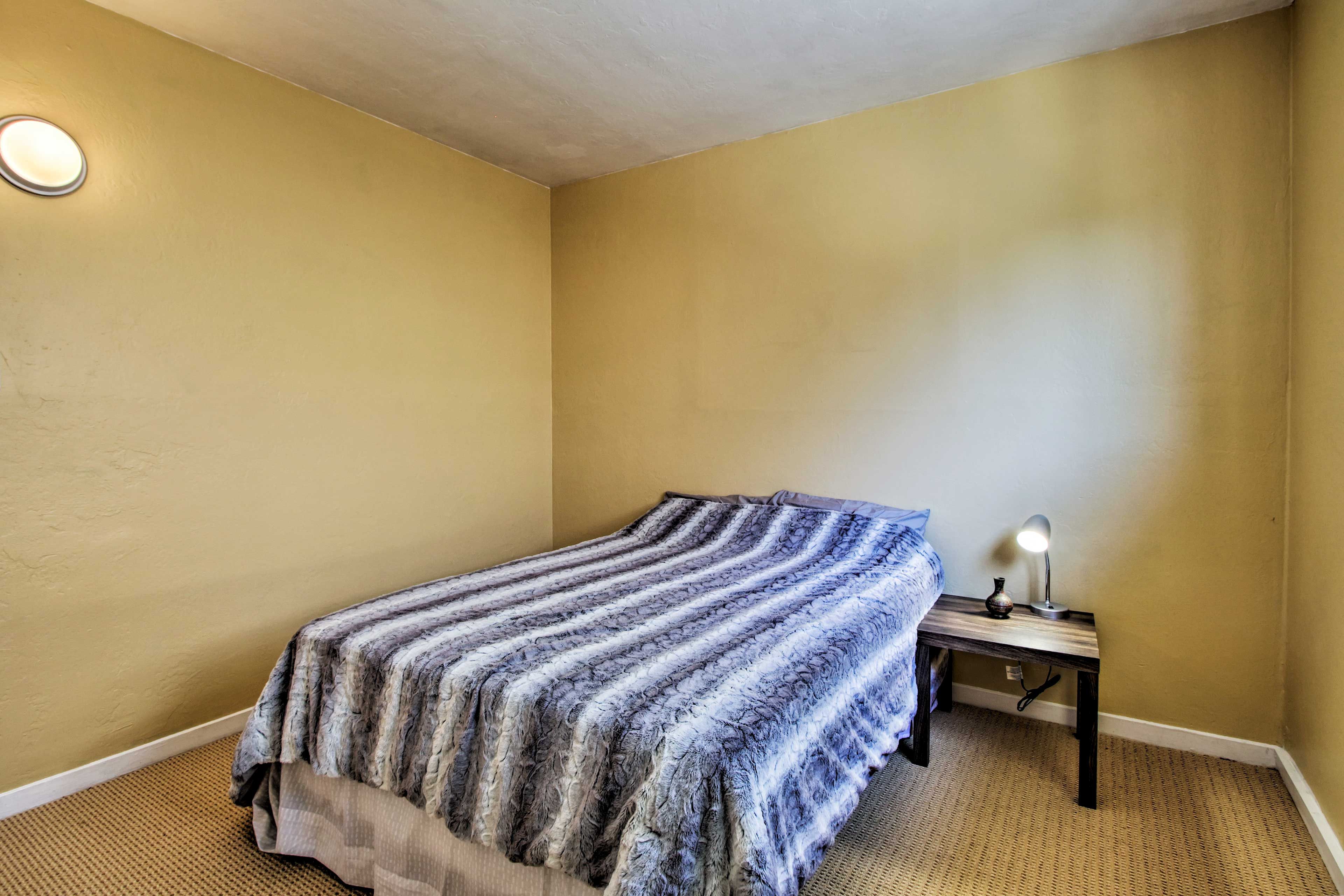 Bedroom 1 | Full Bed