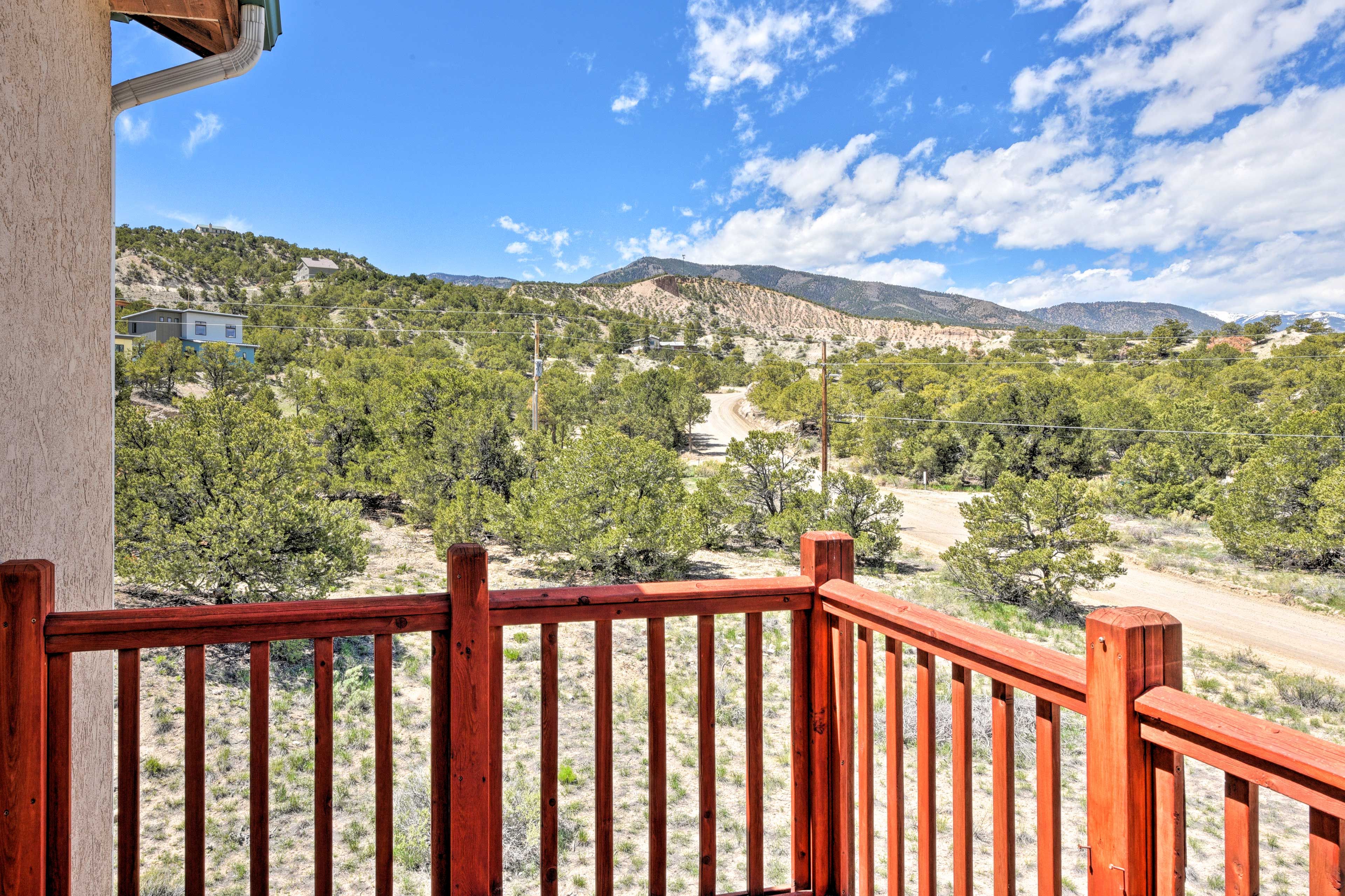 Enjoy panoramic mountain views all day long!