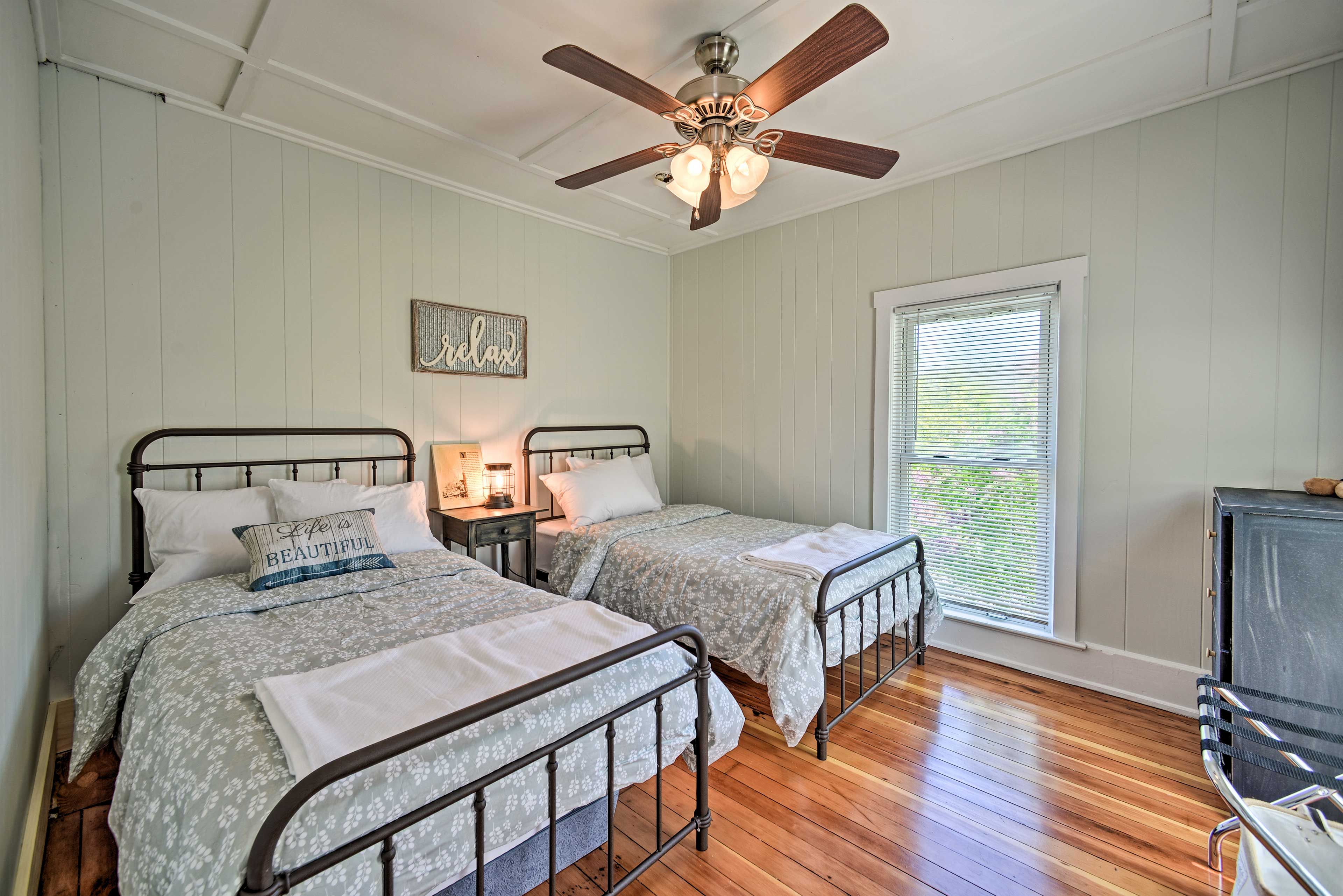 Bedroom 4 | 2 Twin Beds