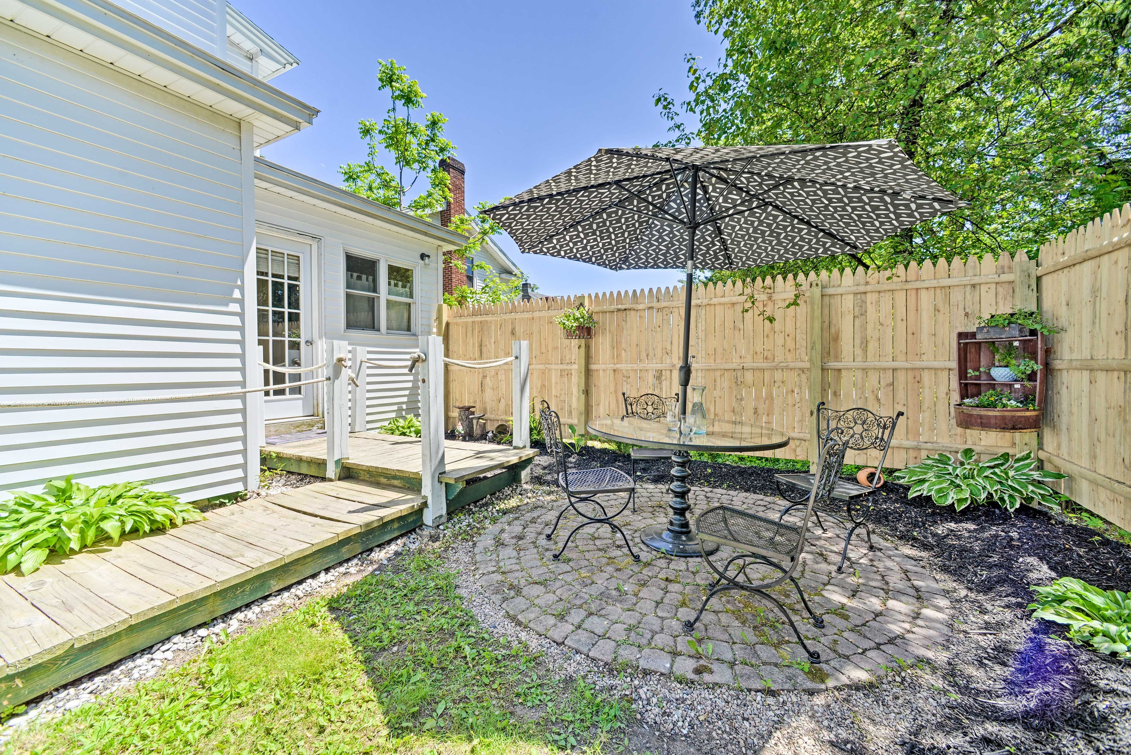 Patio | Outdoor Dining Area