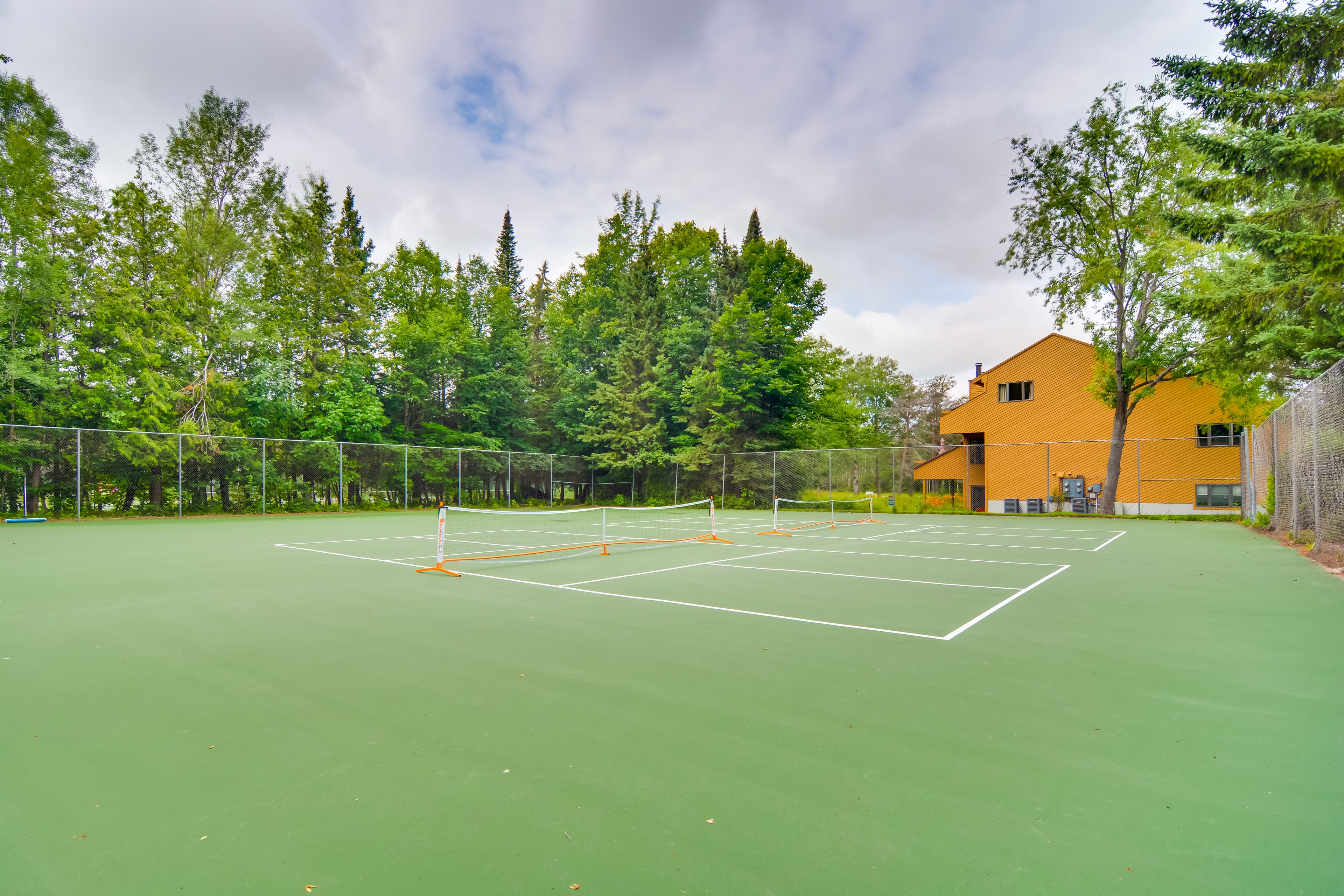 Community Amenities | Pickleball Court
