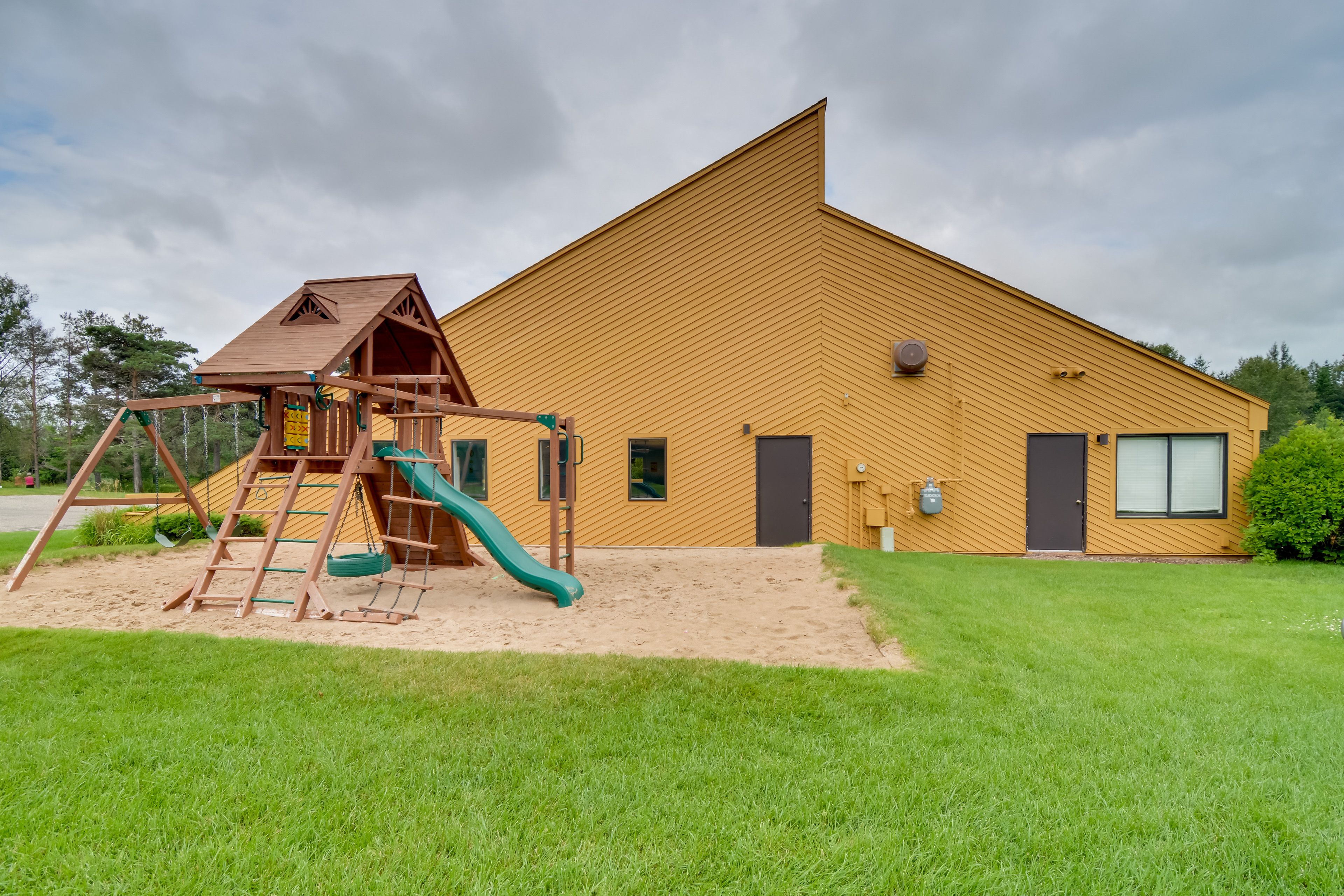 Community Amenities | Playground