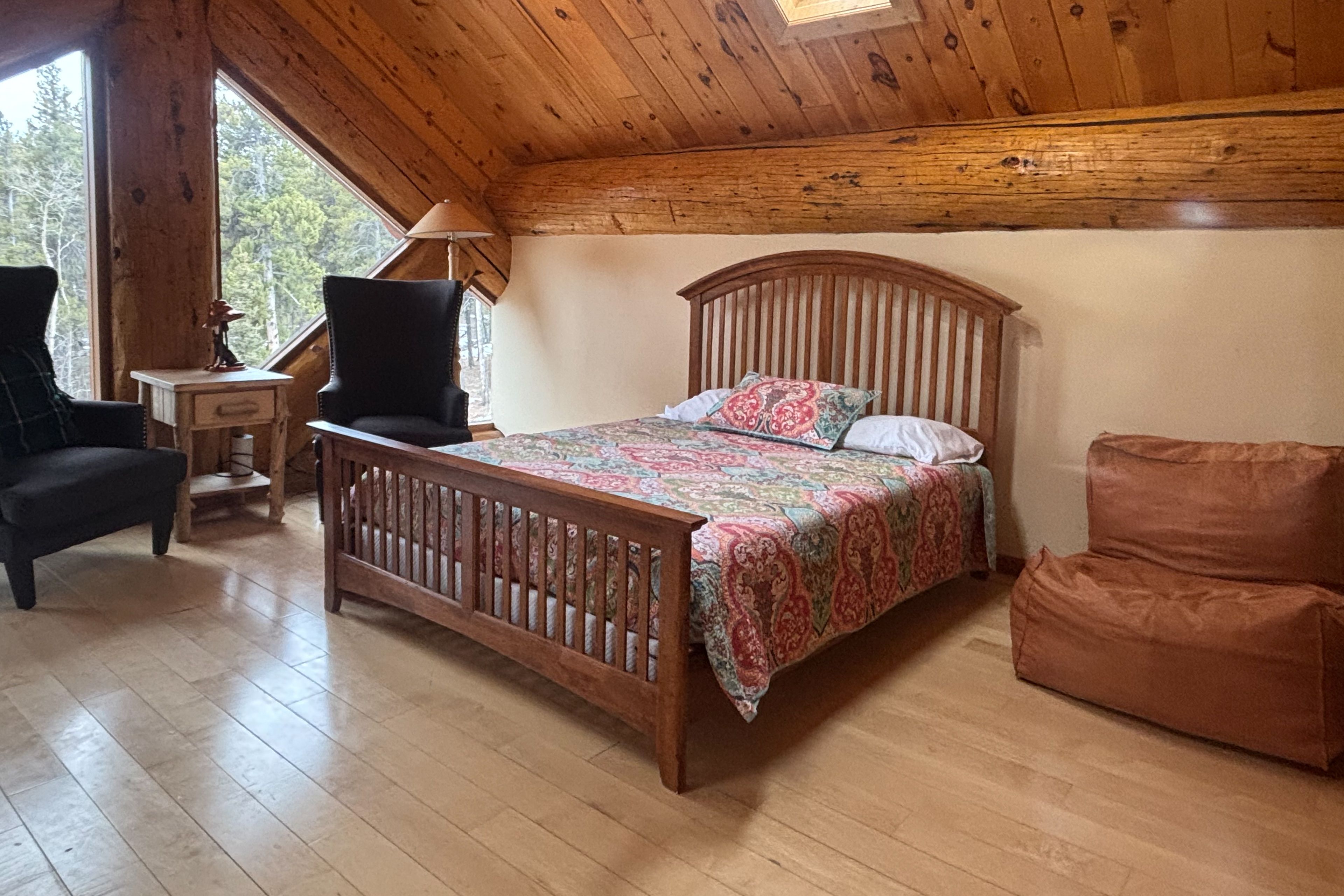 Bedroom 2 | Queen Bed