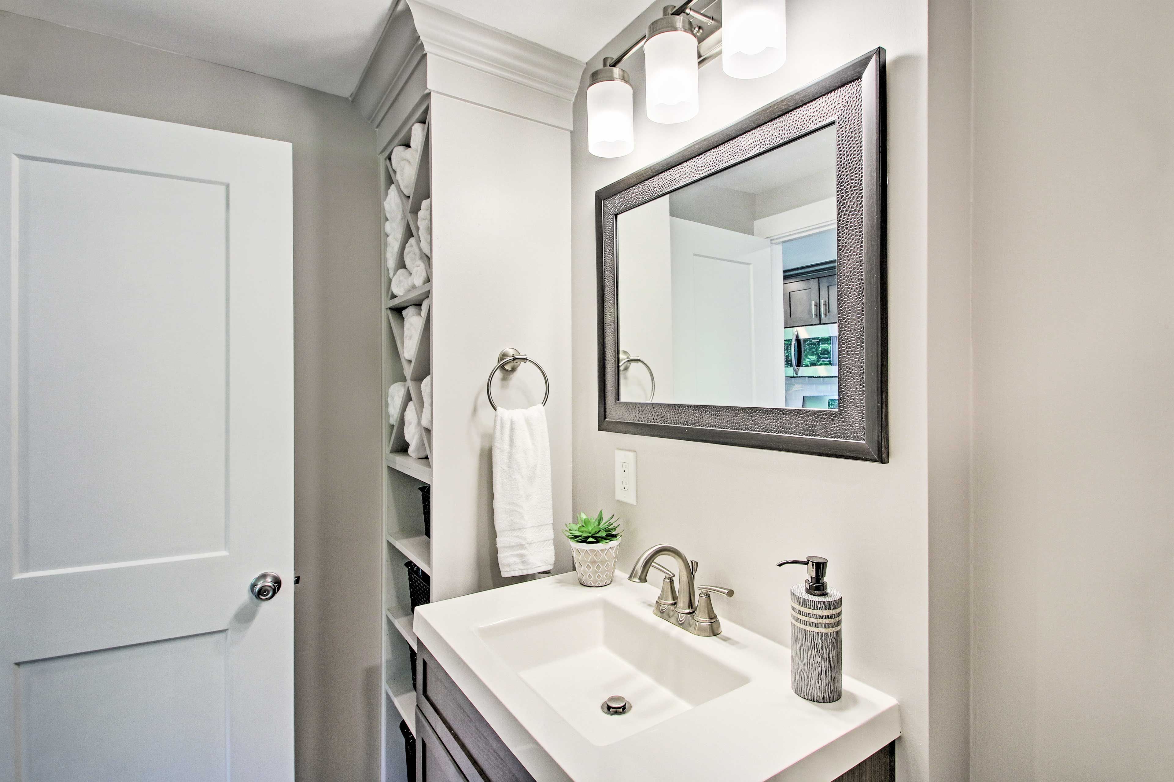 Maintain your morning & nightly routines with ease.
