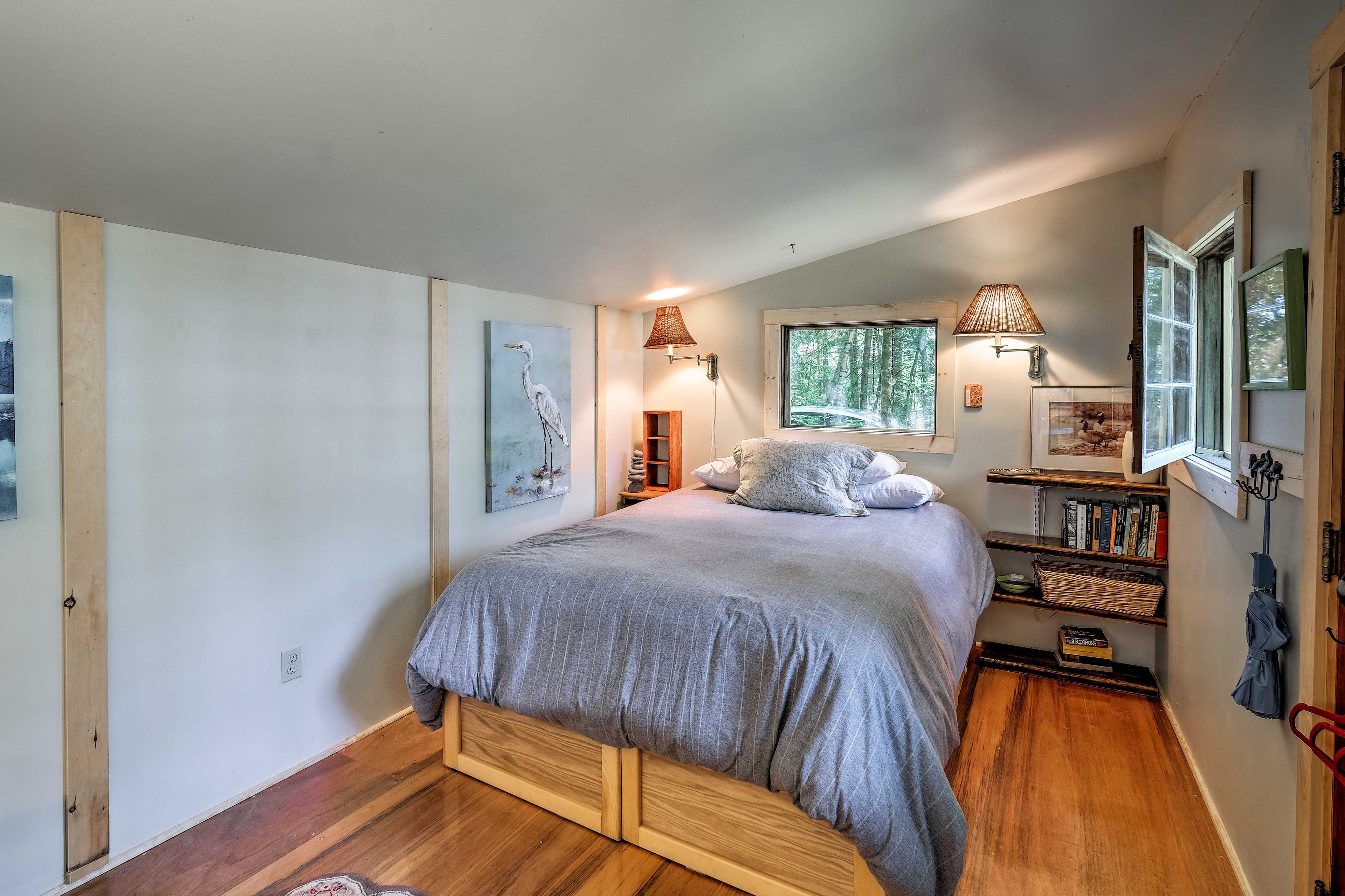 Curl up with a good book in the queen-sized bed.