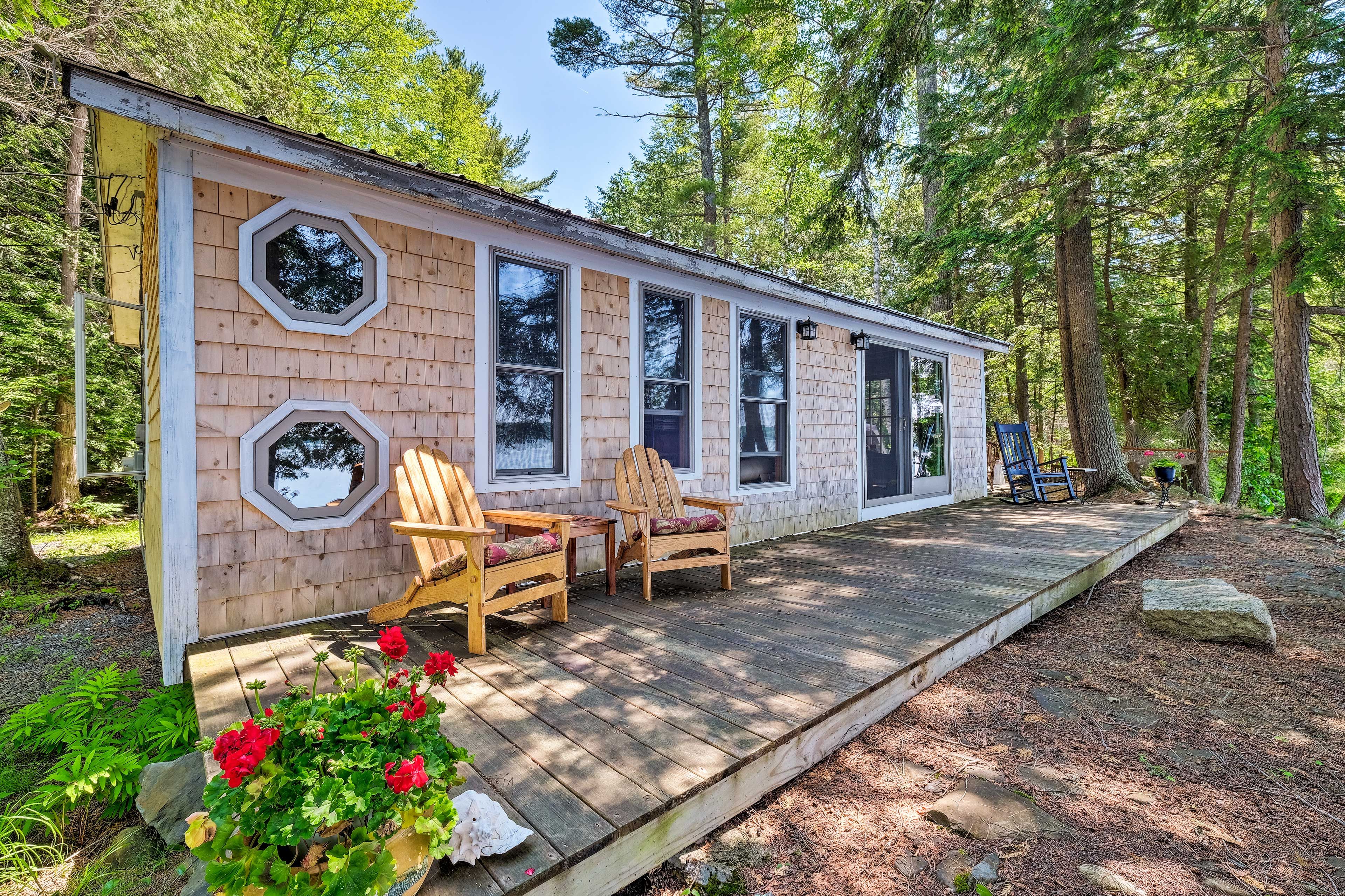 A peaceful paradise awaits in this cozy lakefront Madison cabin!