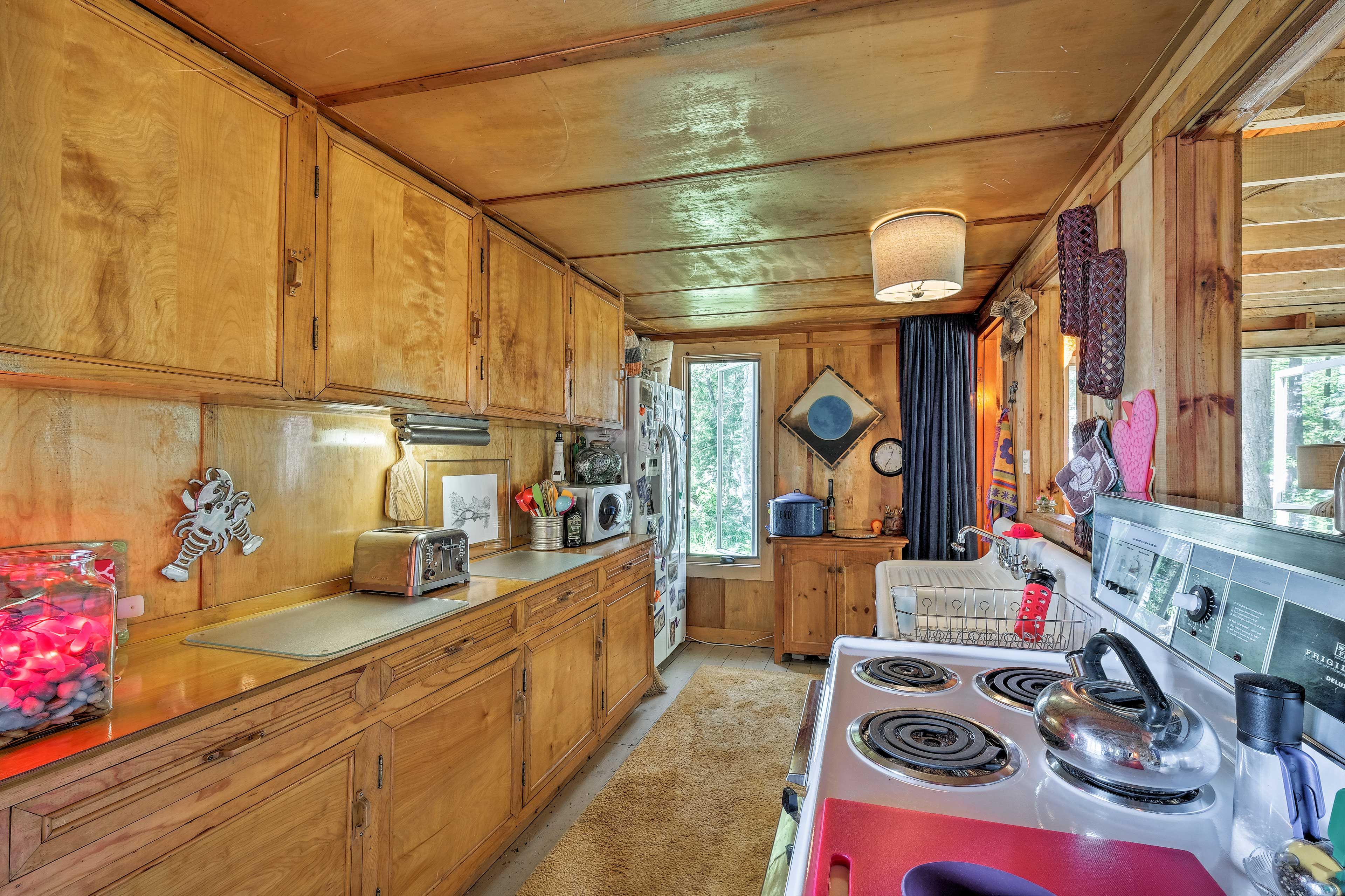 Store snacks & groceries in the ample cabinet space provided!