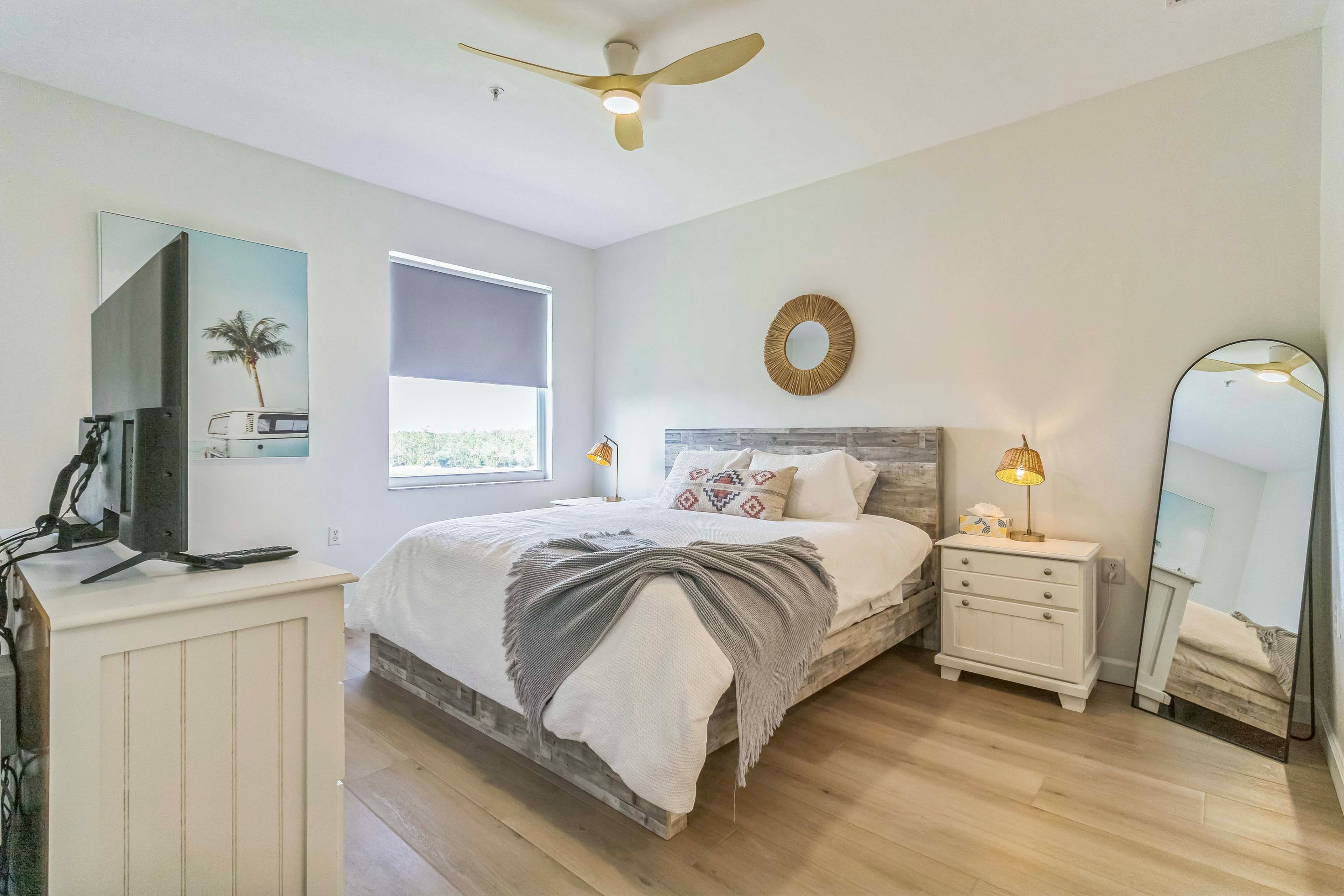 Bedroom 1 | King Bed | Linens Provided | En-Suite Bathroom