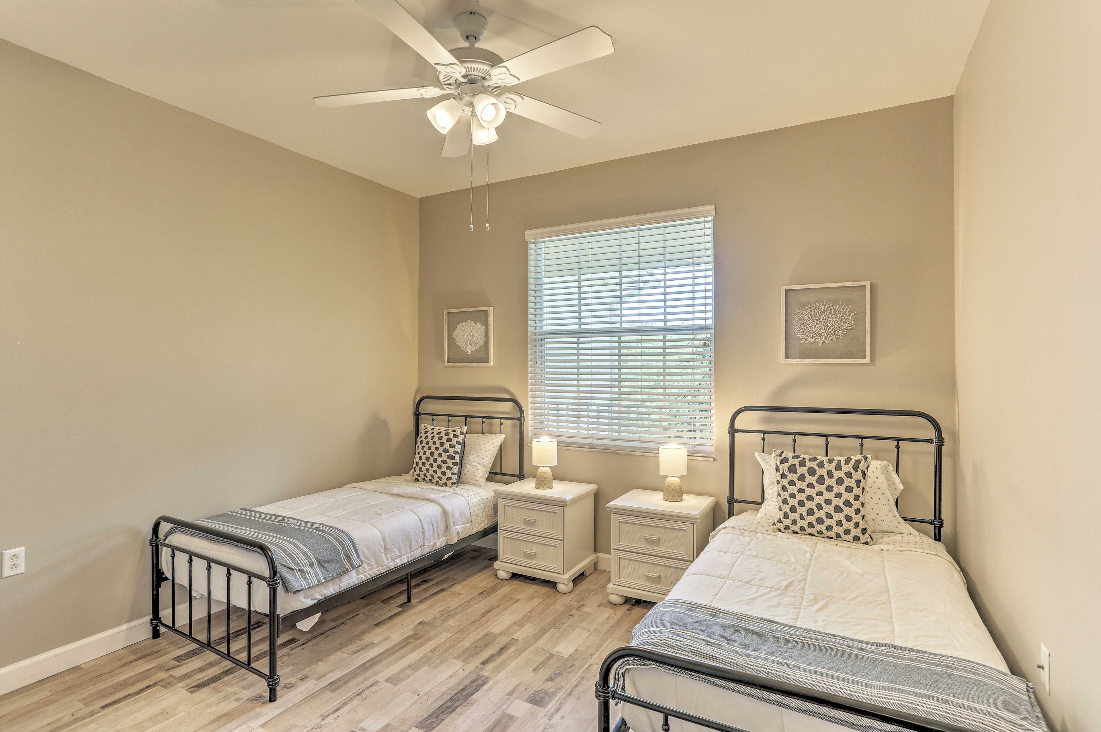 Bedroom 2 | 2 Twin Beds