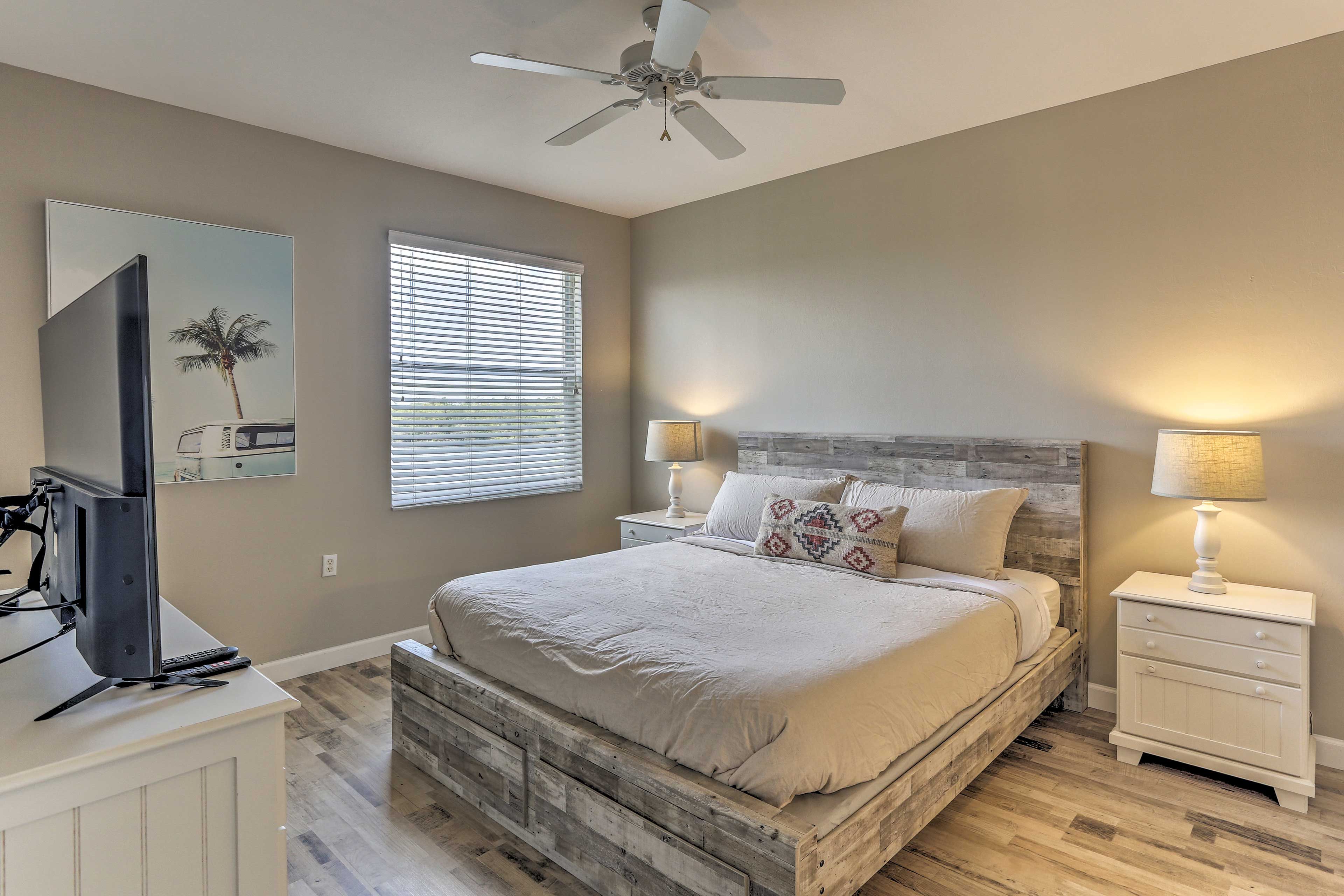Bedroom 1 | King Bed | Linens Provided