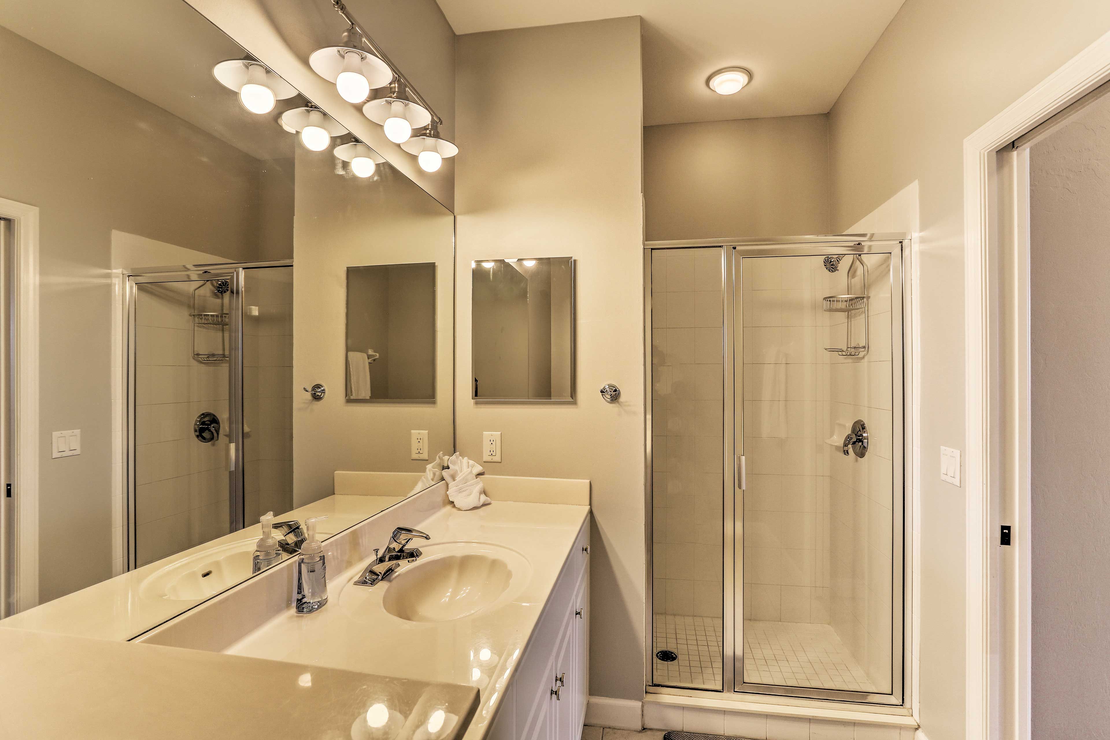 En-Suite Bathroom | Towels Provided